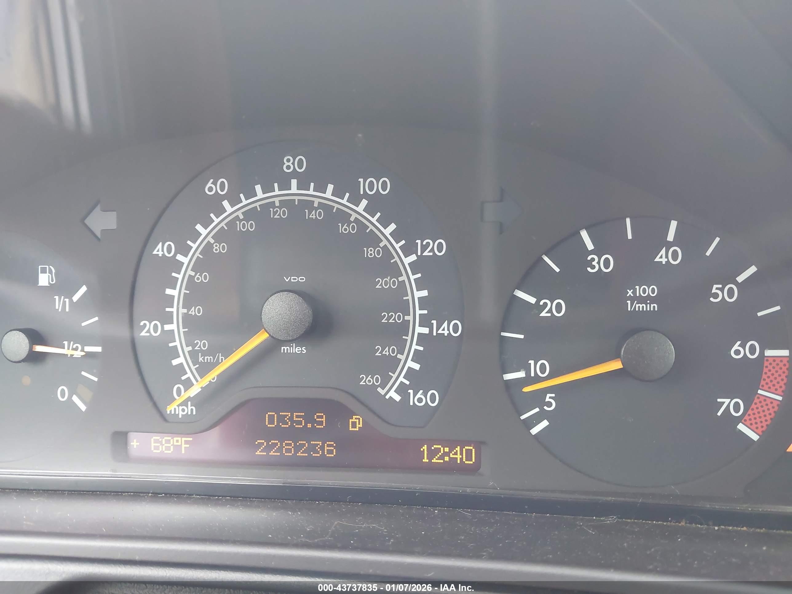 MERCEDES-BENZ E image 7
