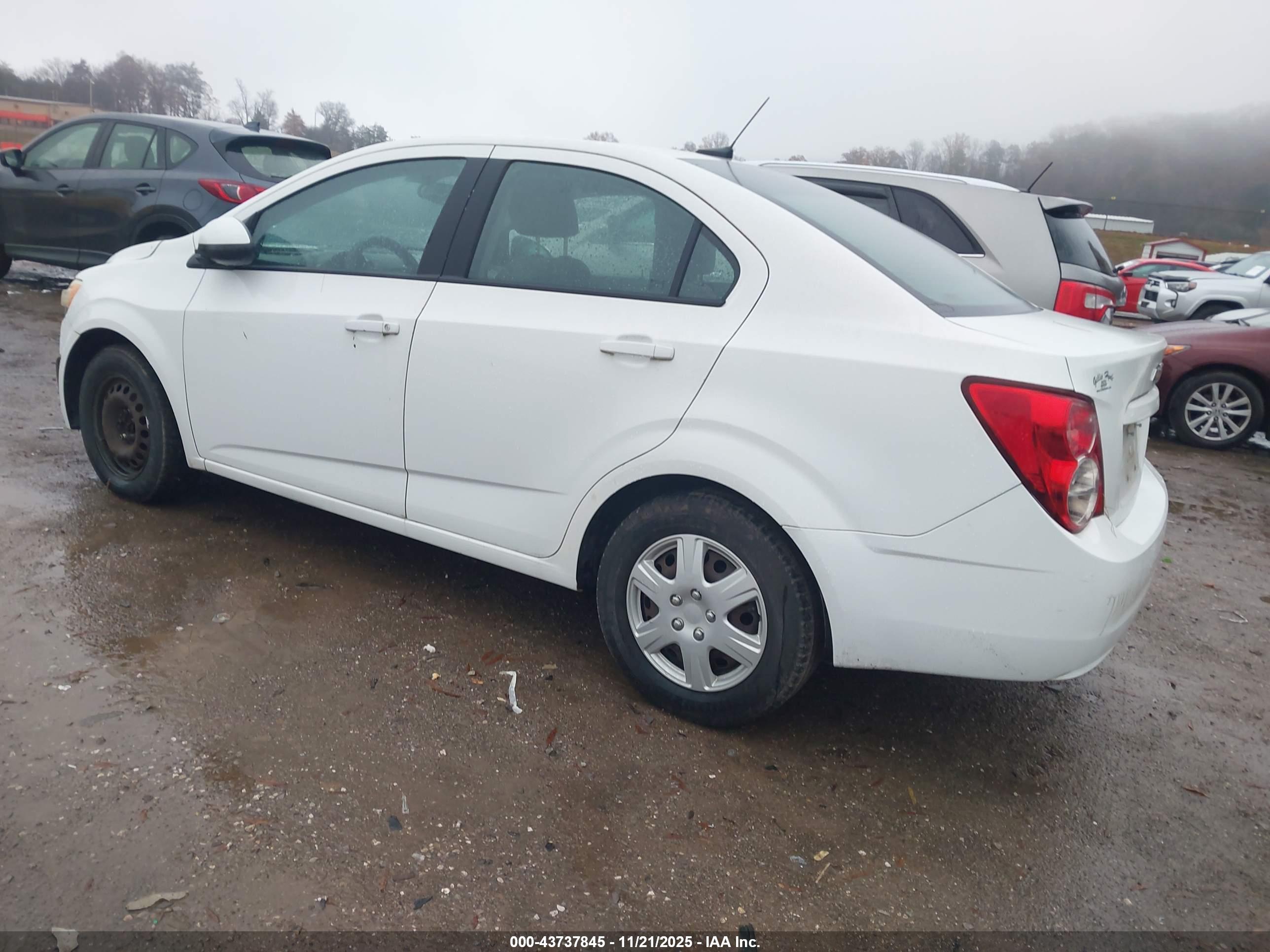 CHEVROLET SONIC image 3
