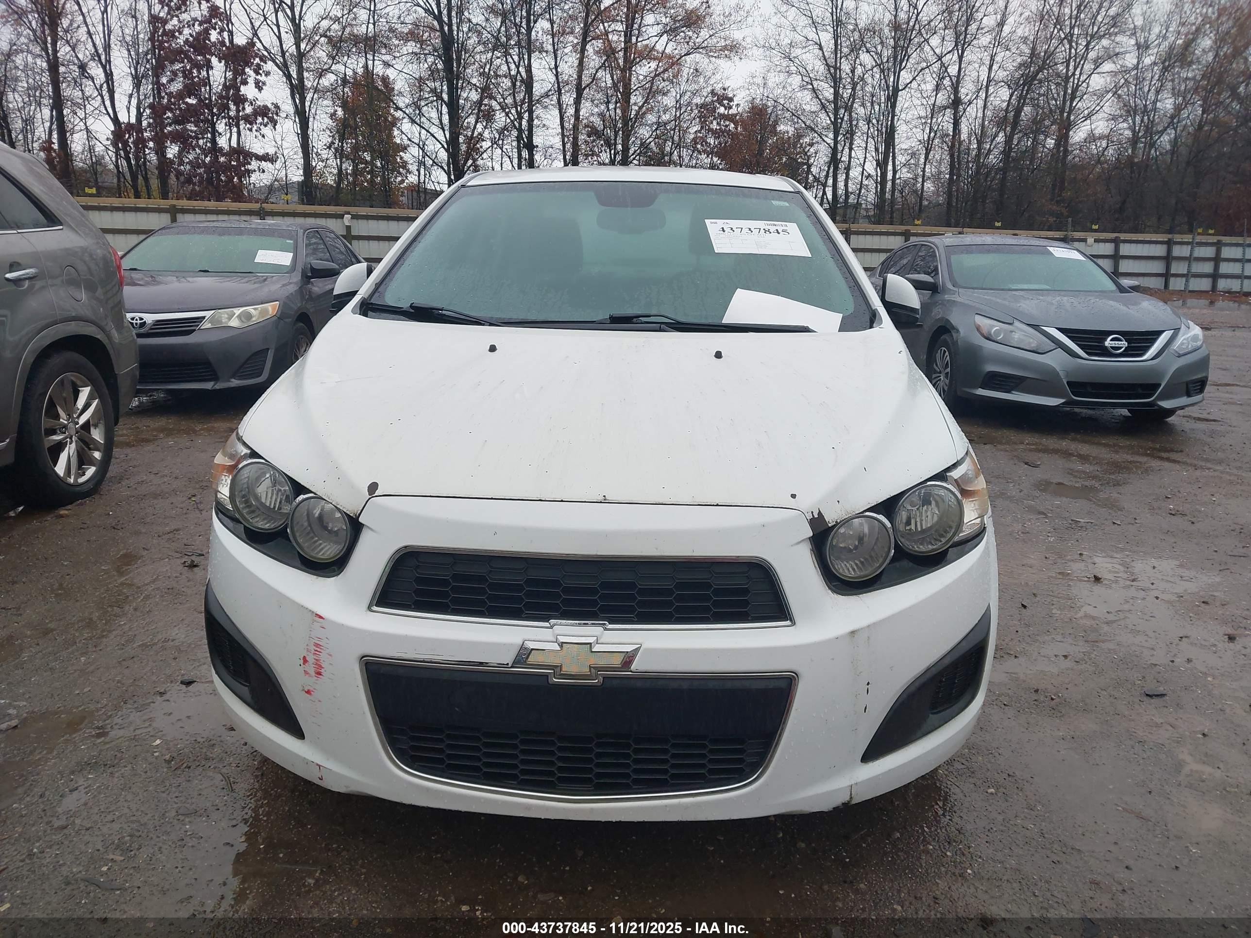 CHEVROLET SONIC image 6