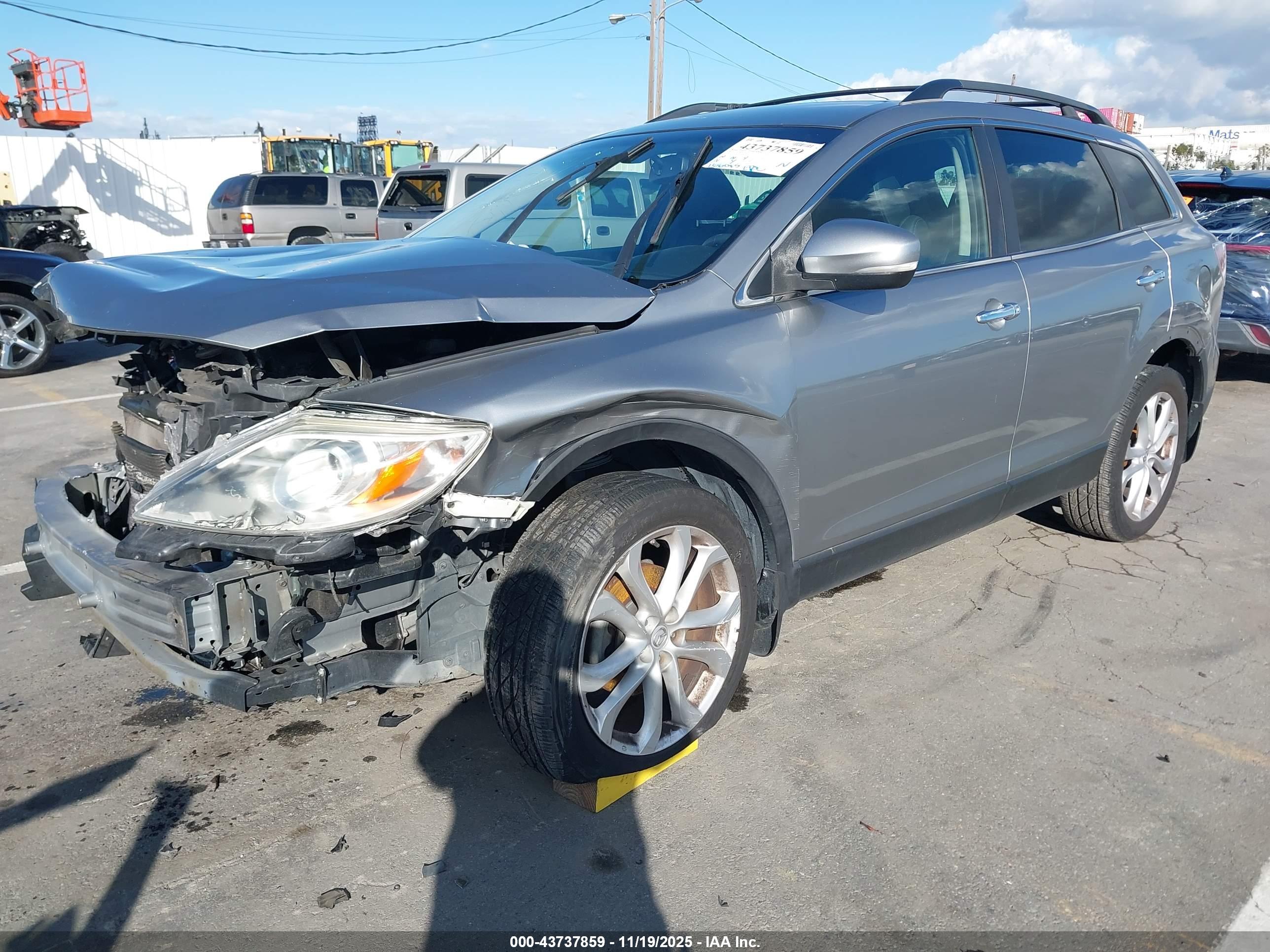 MAZDA CX-9 image 2