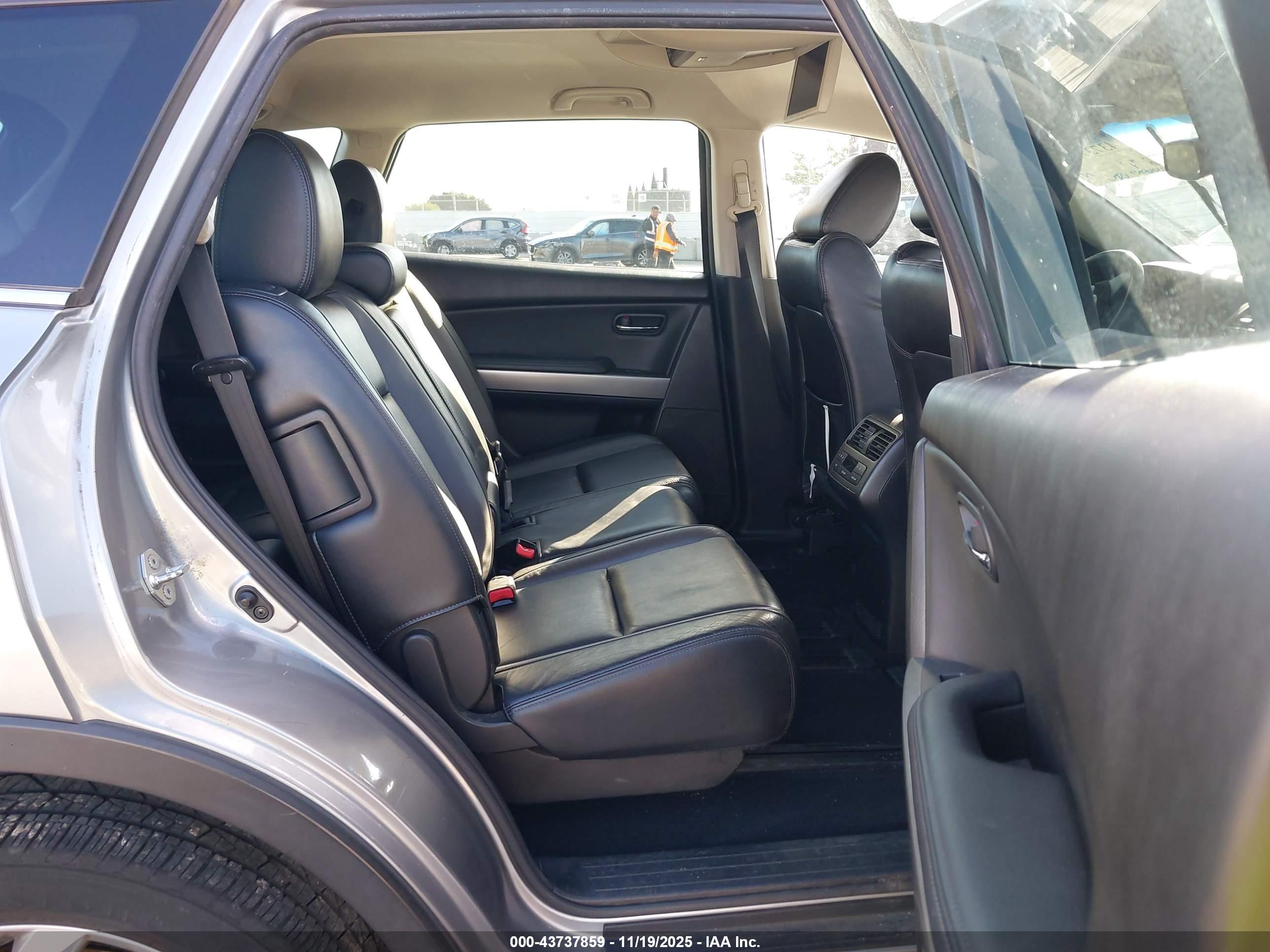 MAZDA CX-9 image 8