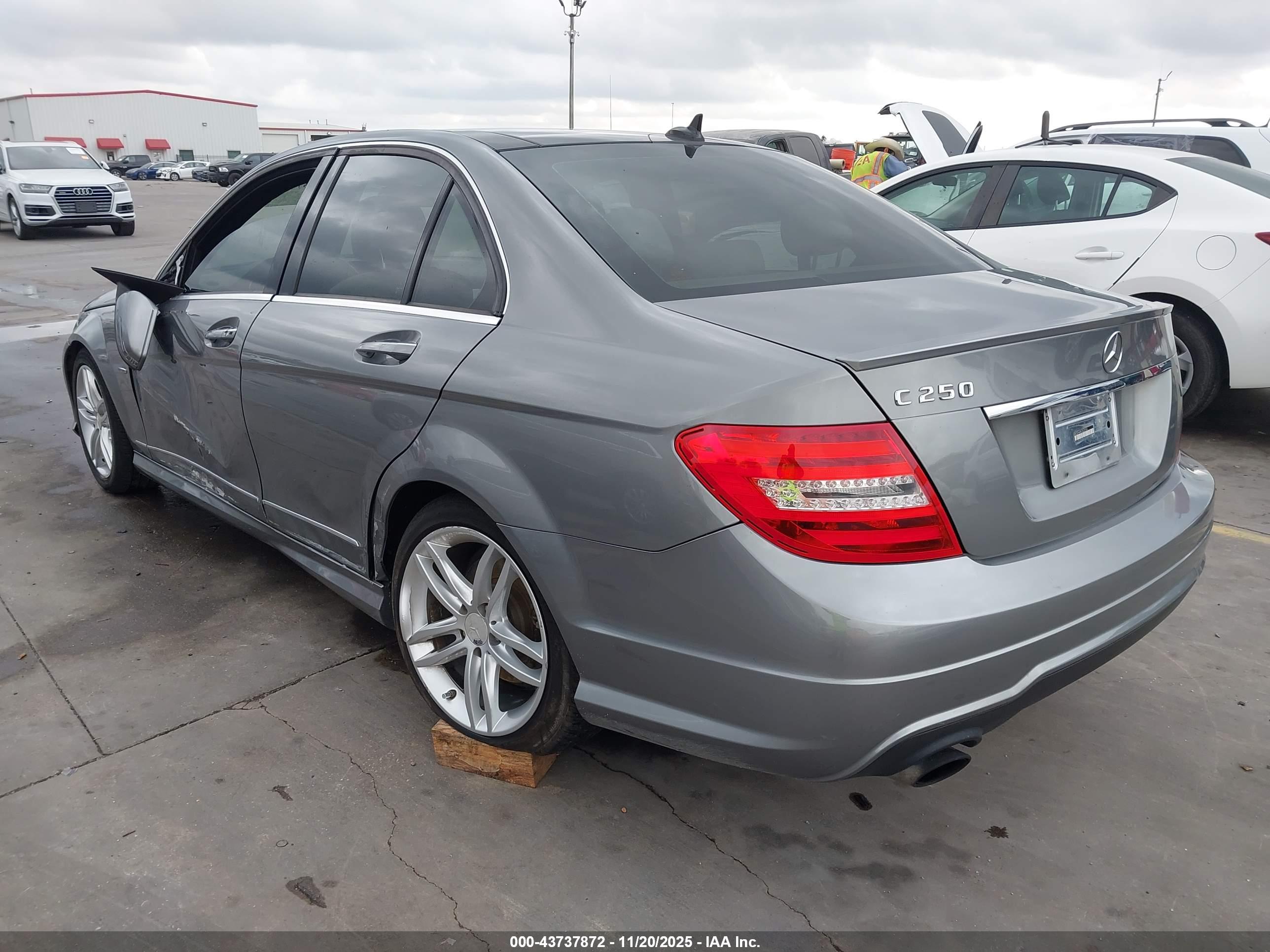 MERCEDES-BENZ C image 3