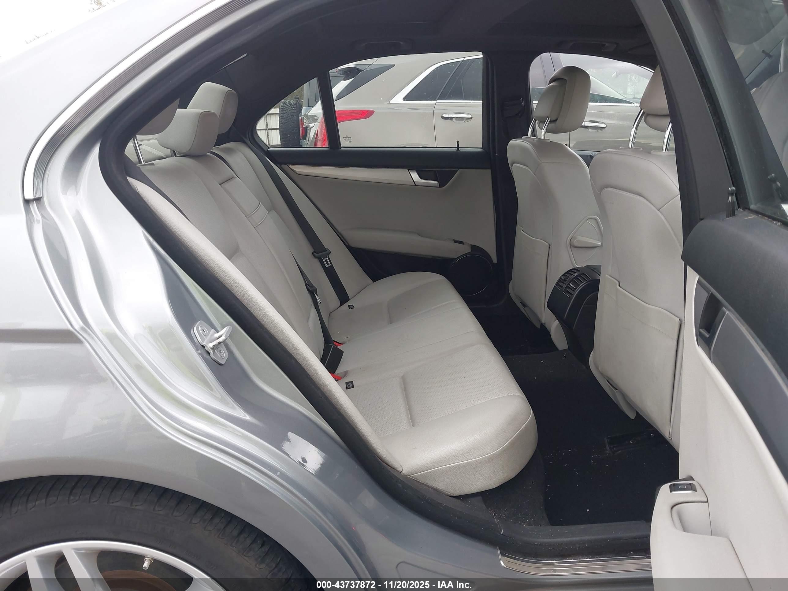 MERCEDES-BENZ C image 8