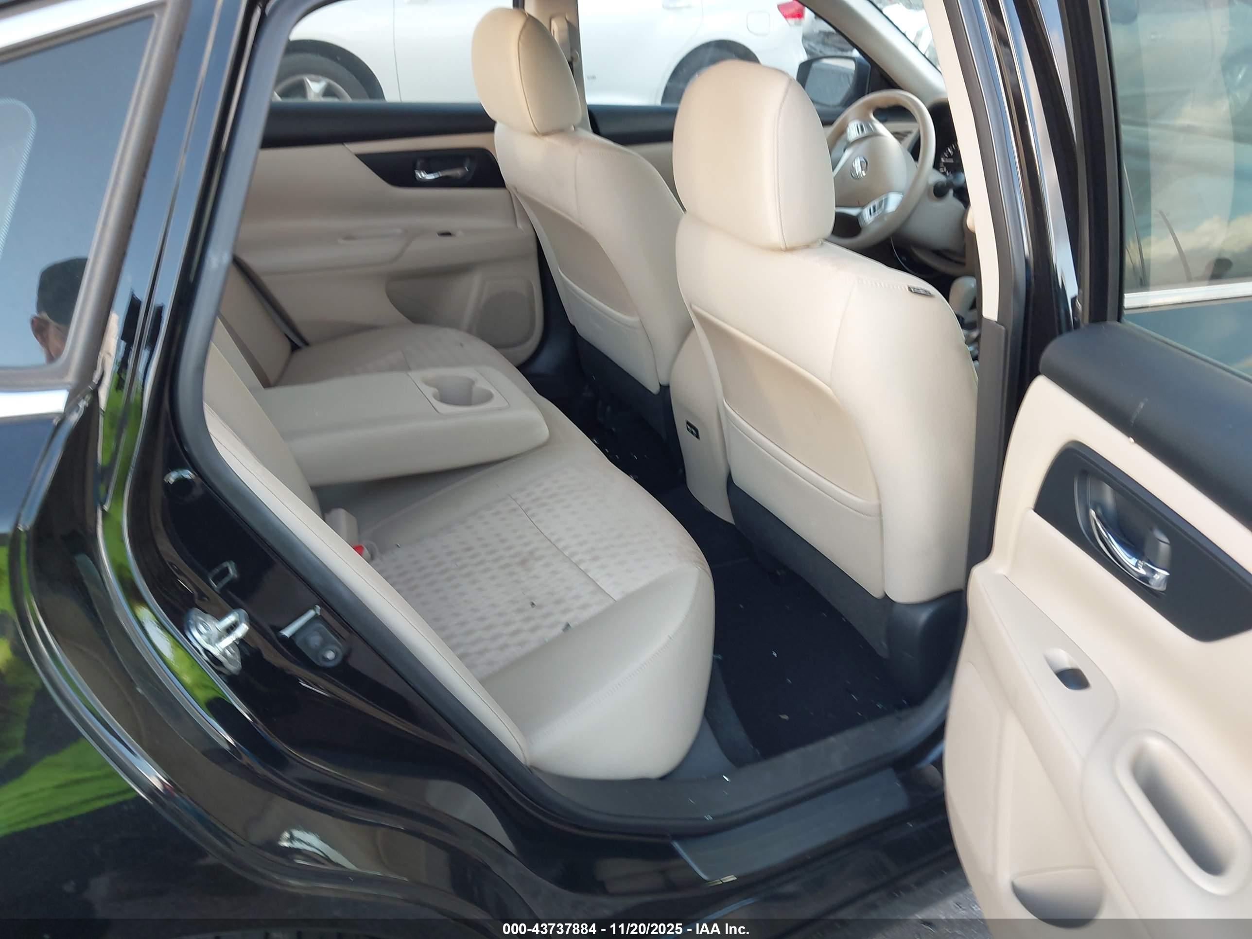 NISSAN ALTIMA image 8