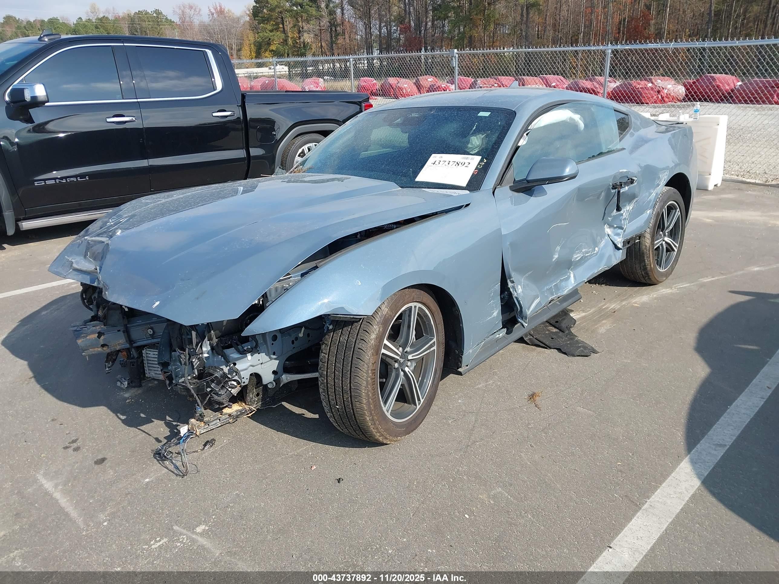 FORD MUSTANG image 2