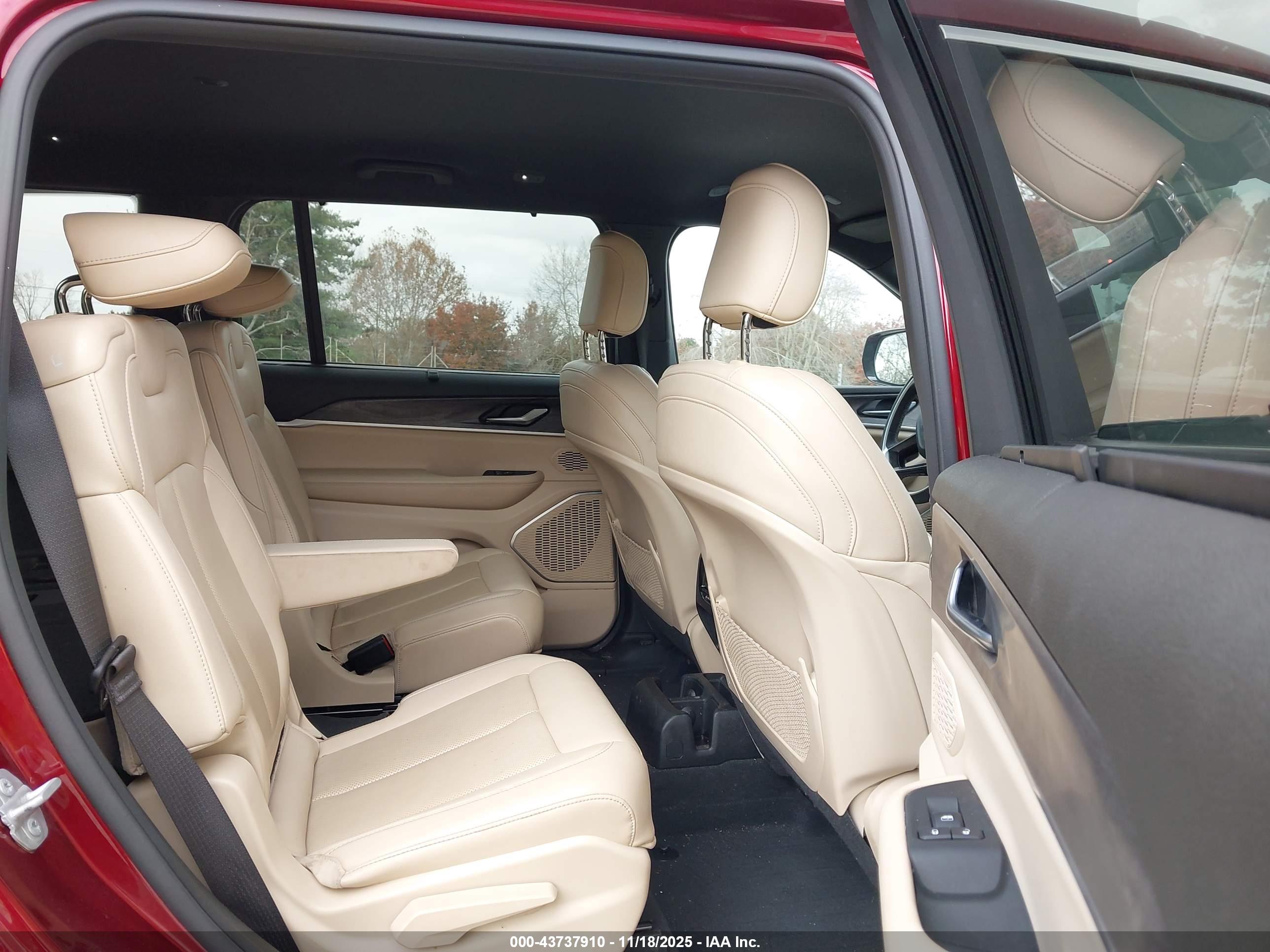 JEEP GRAND image 8
