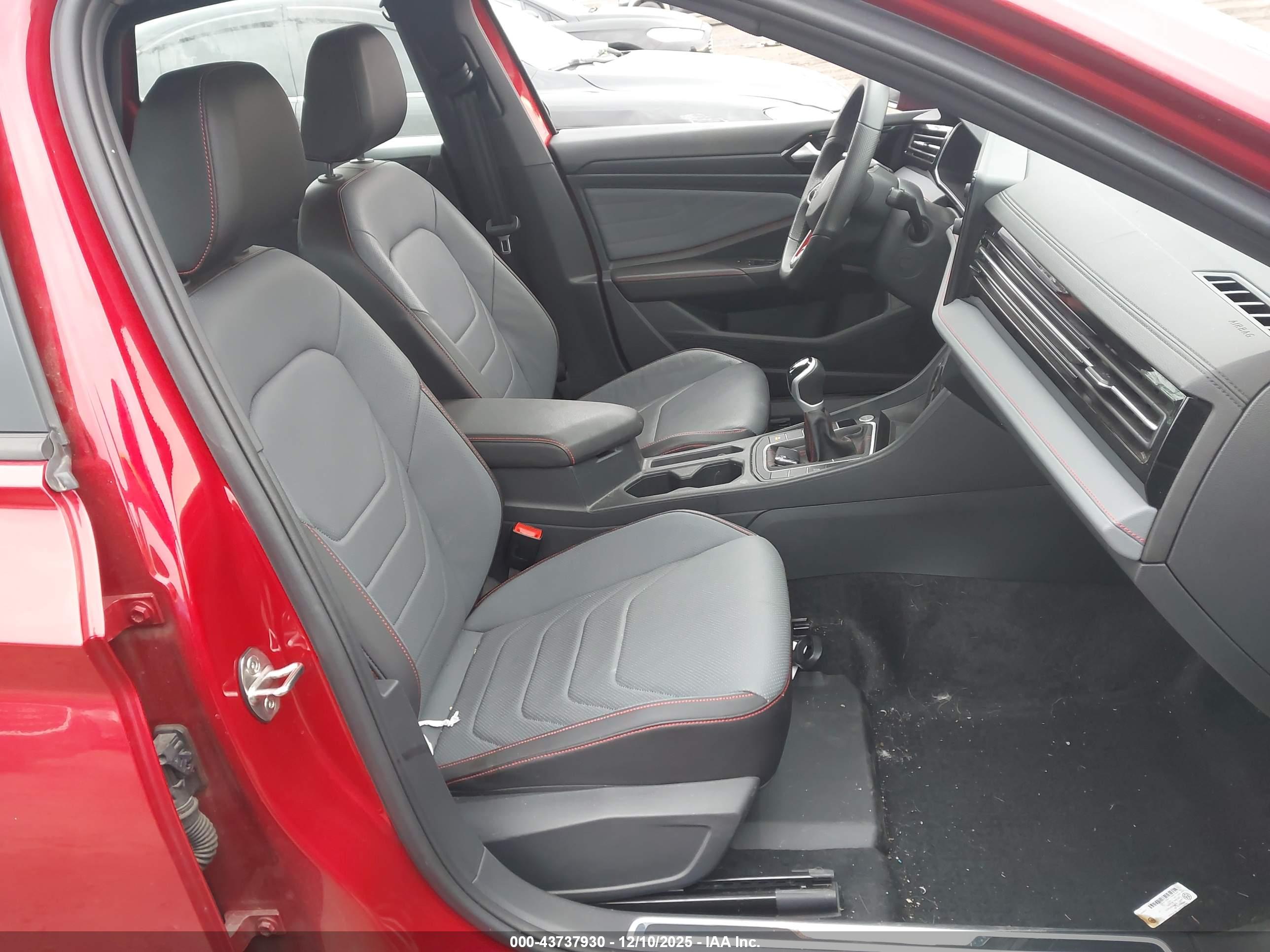 VOLKSWAGEN JETTA image 5