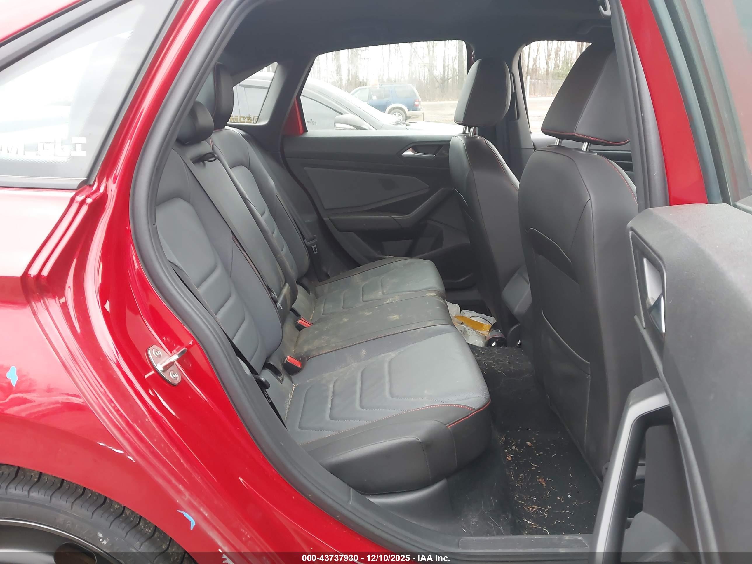 VOLKSWAGEN JETTA image 8