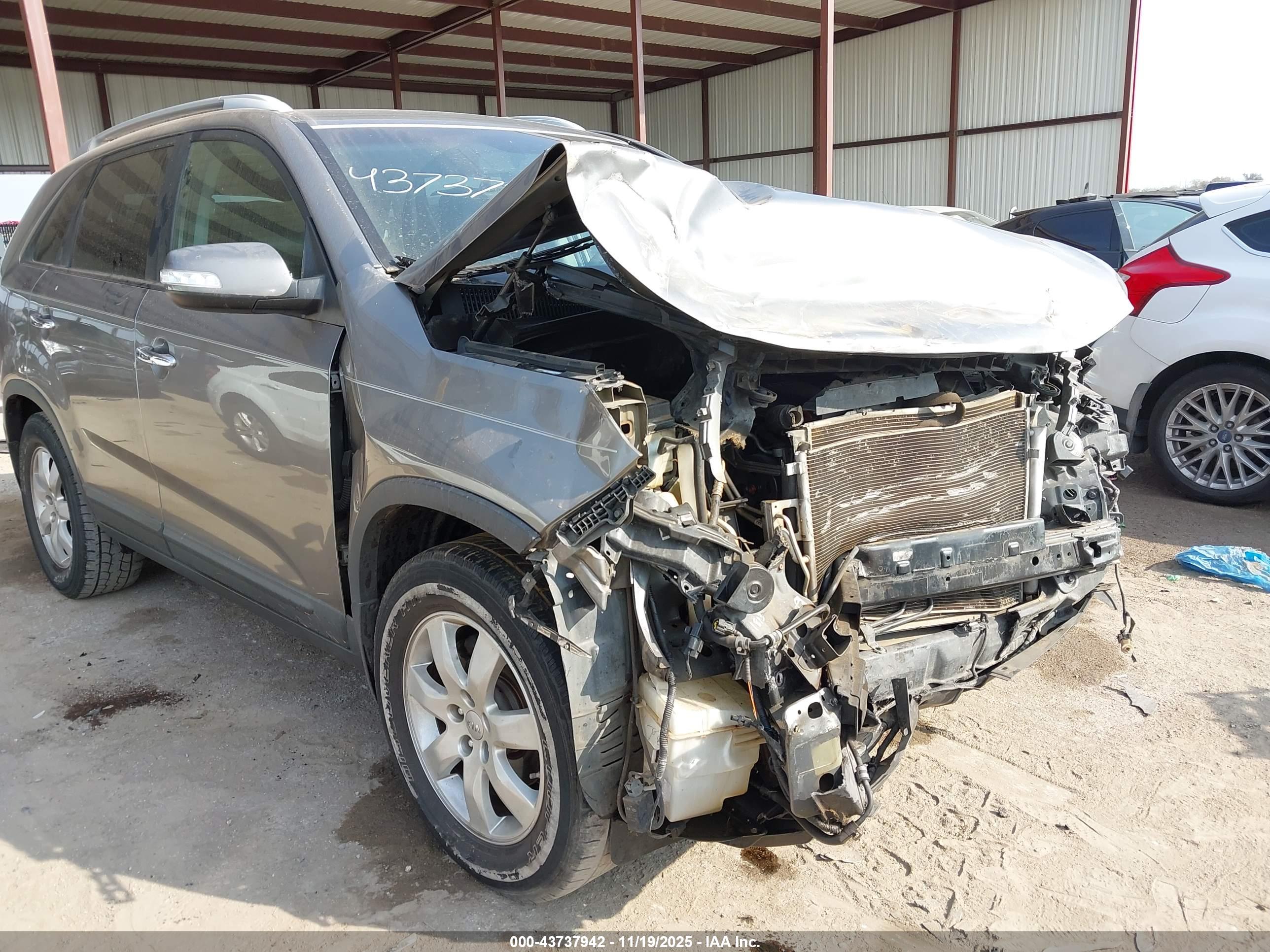 KIA SORENTO image 6