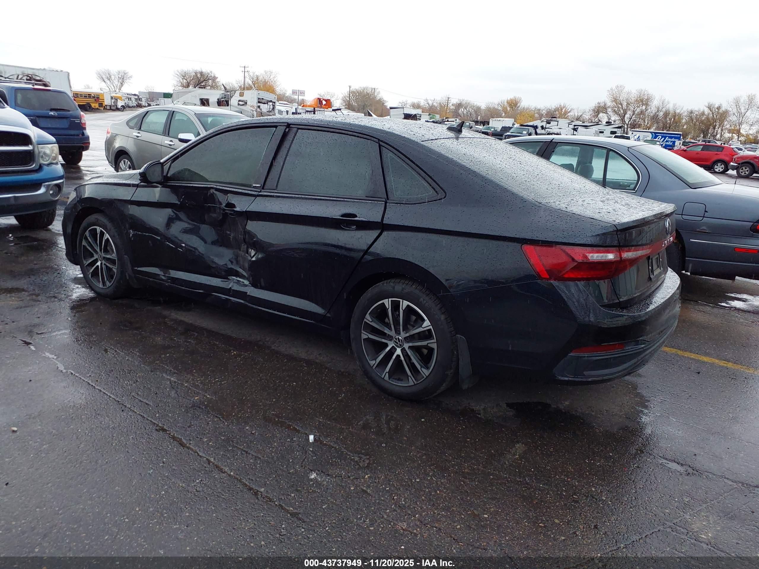 VOLKSWAGEN JETTA image 3