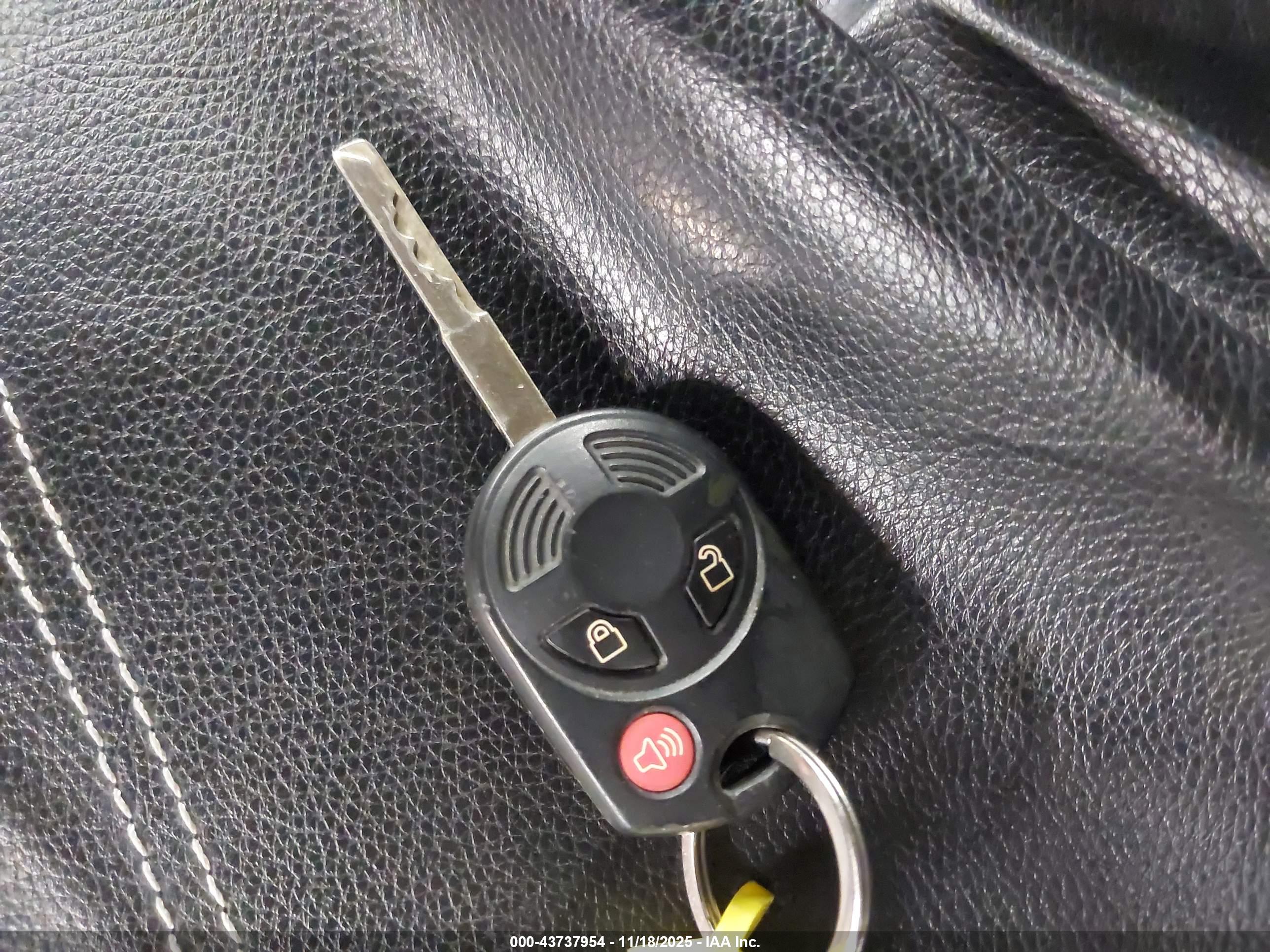 FORD ESCAPE image 11