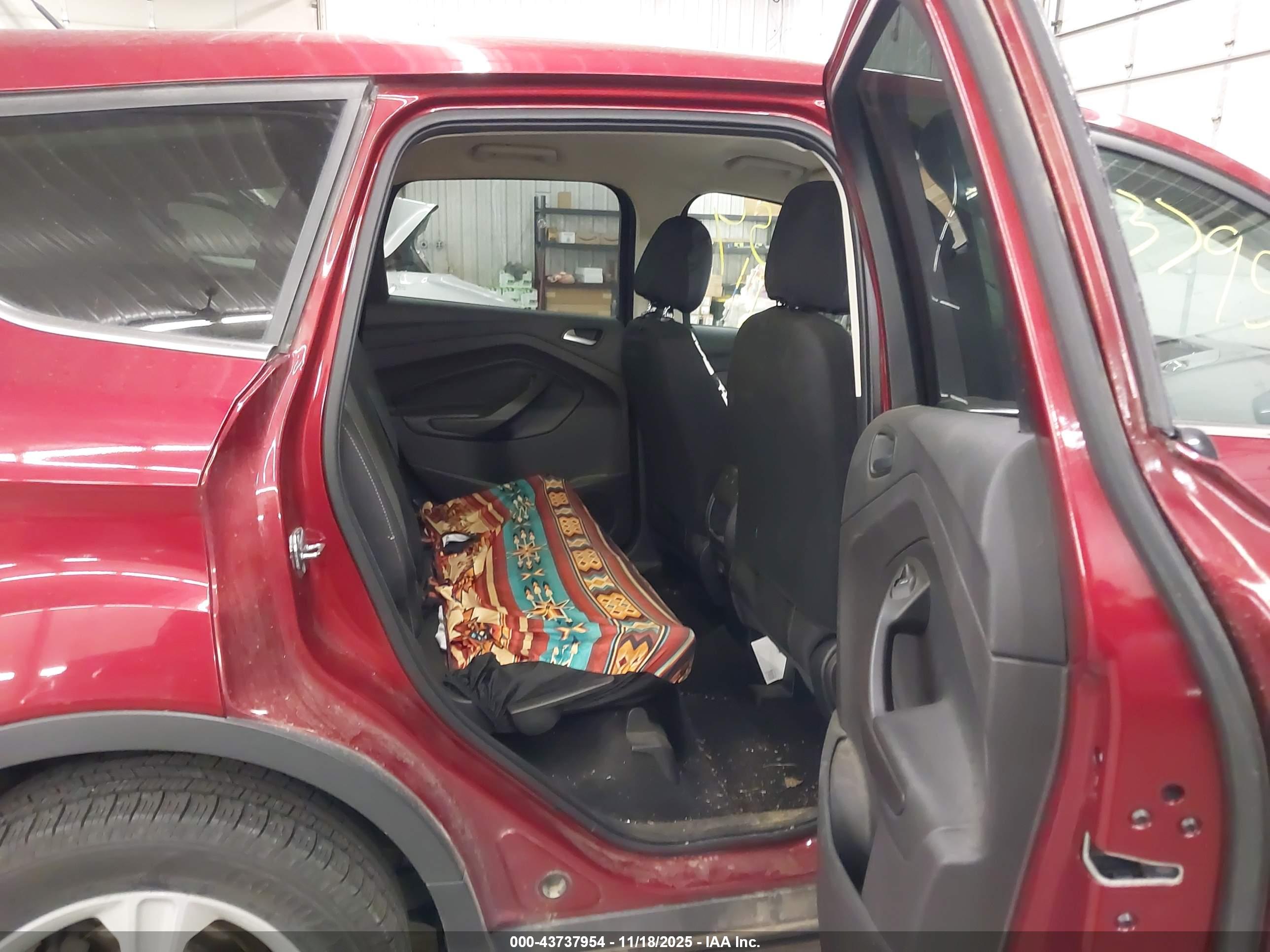 FORD ESCAPE image 8