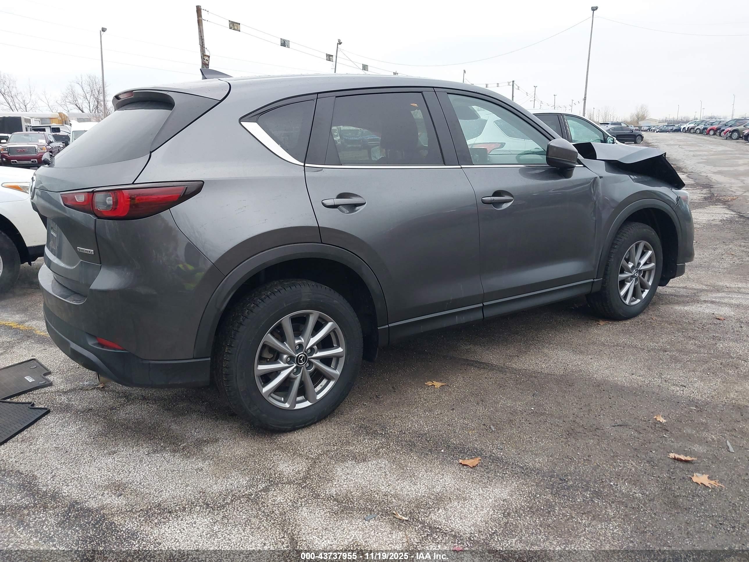 MAZDA CX-5 image 4
