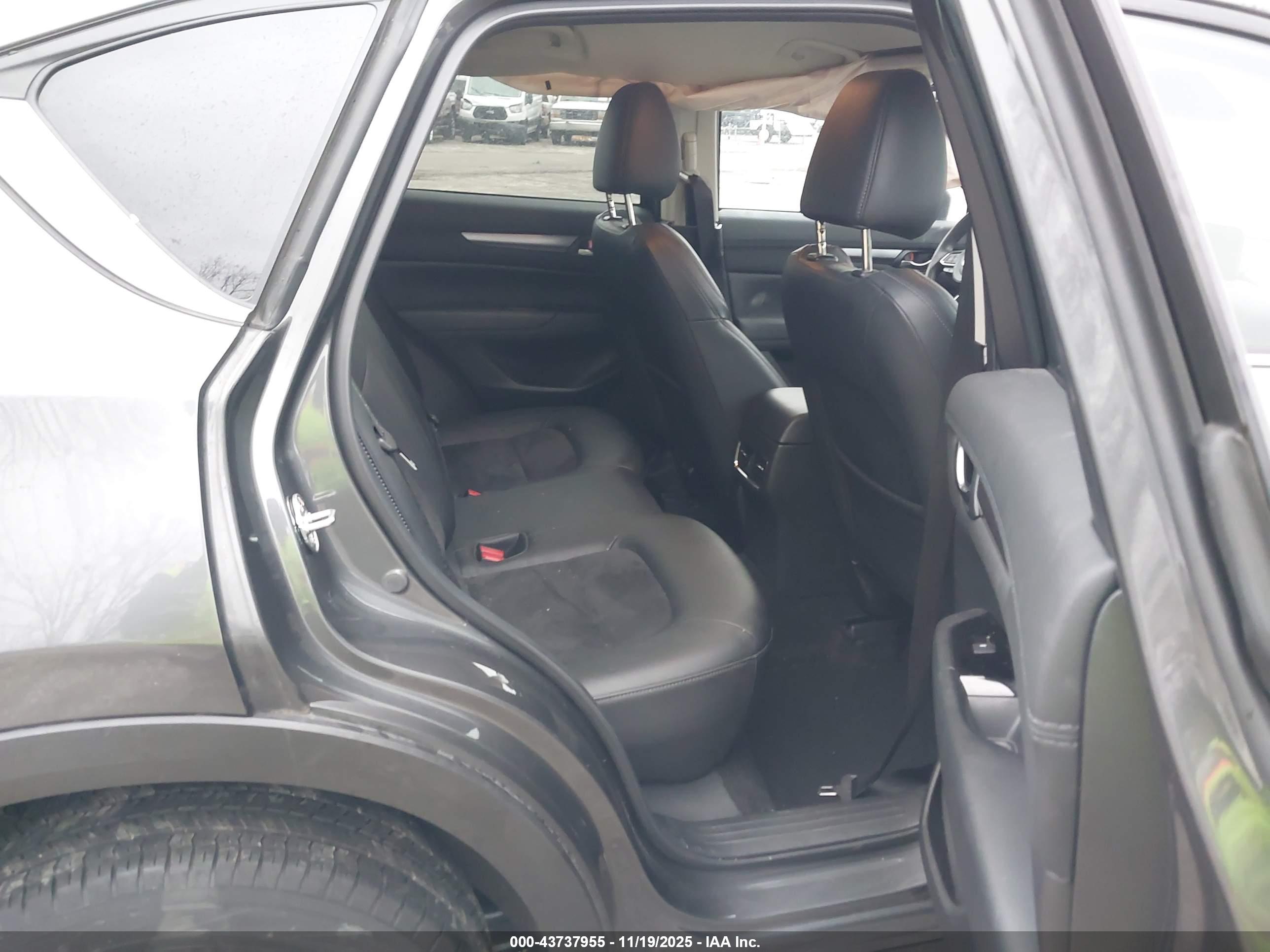 MAZDA CX-5 image 8