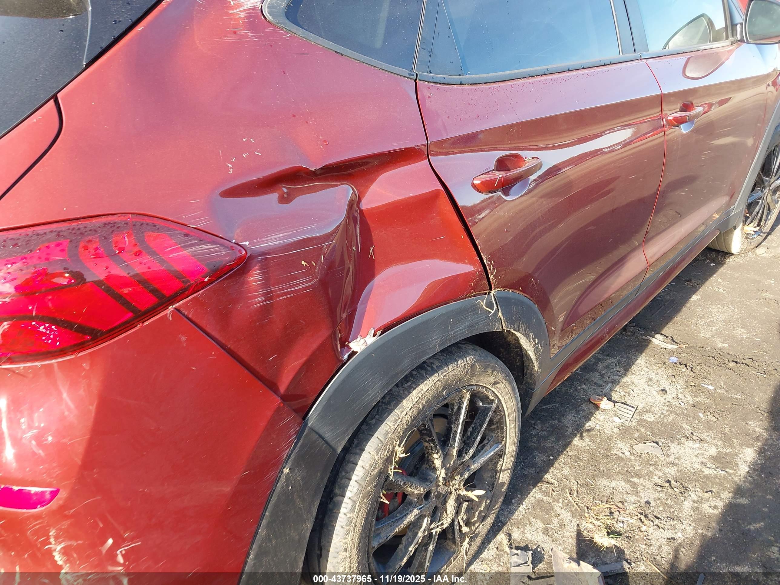 HYUNDAI TUCSON image 6