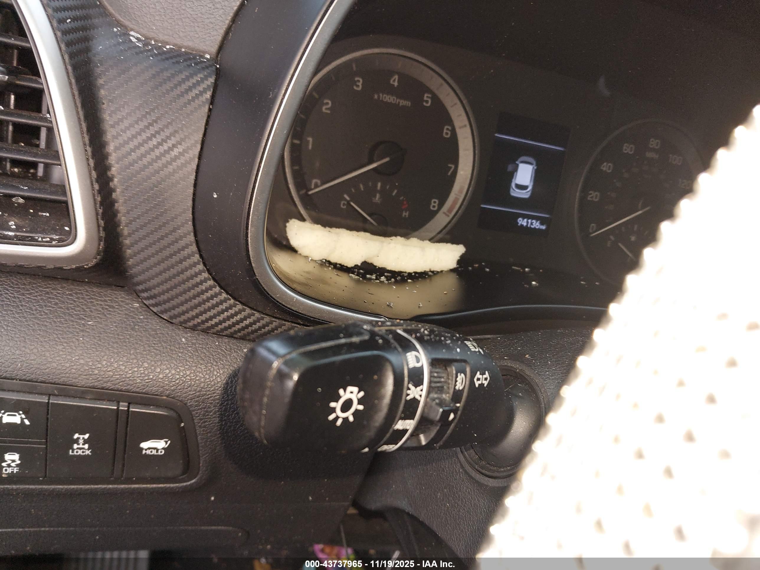 HYUNDAI TUCSON image 7
