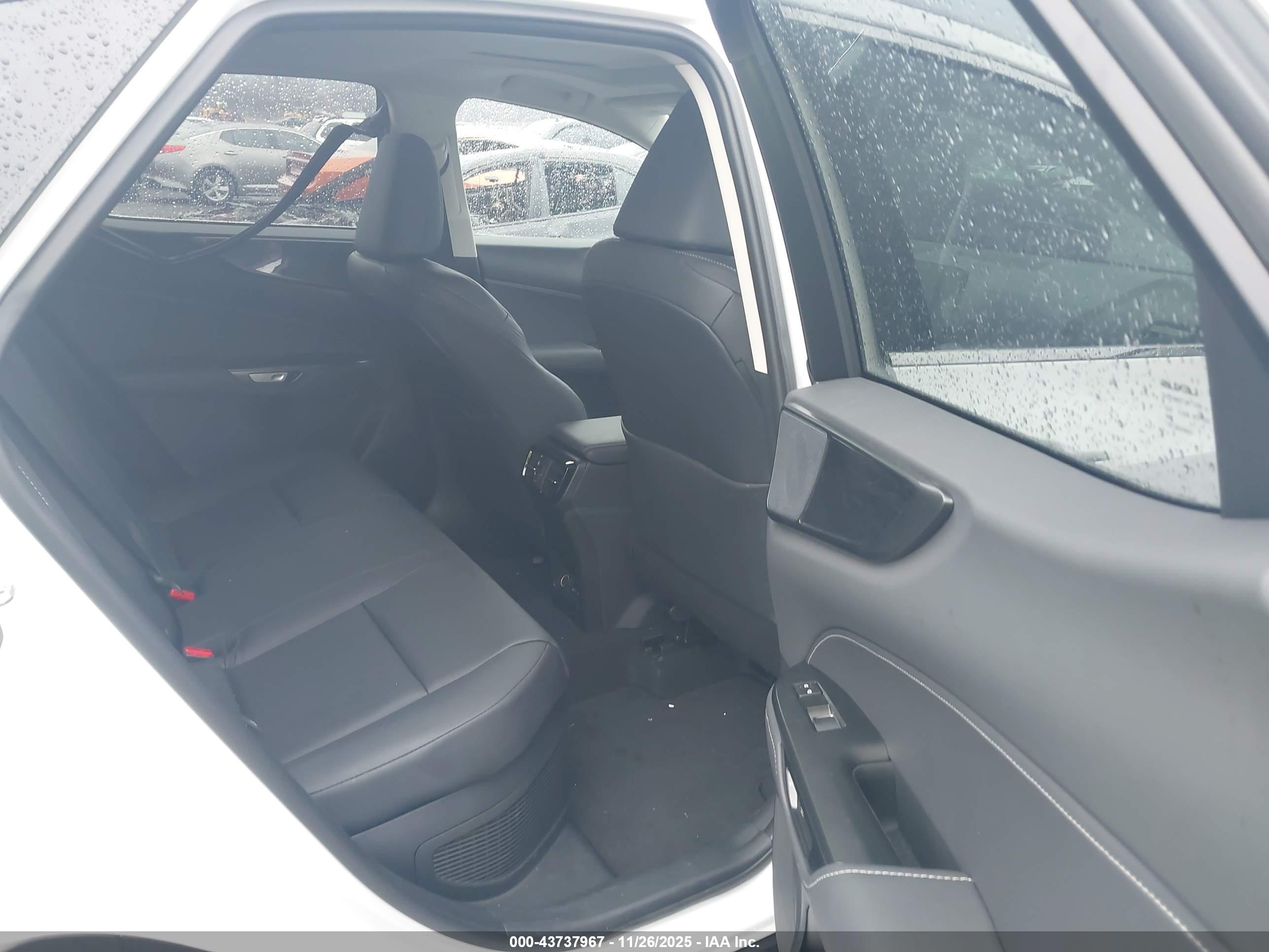 LEXUS NX image 8