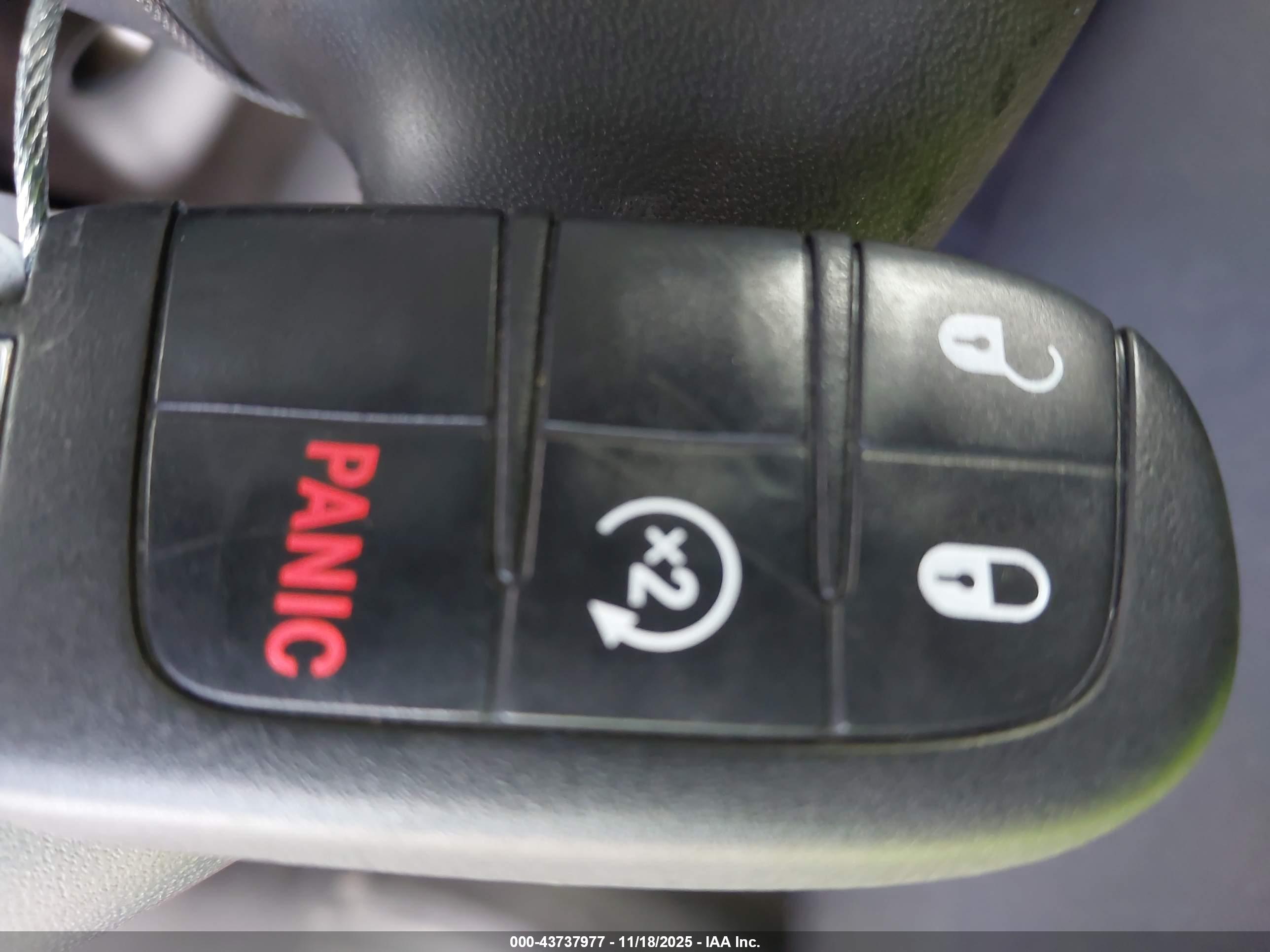 JEEP RENEGADE image 11