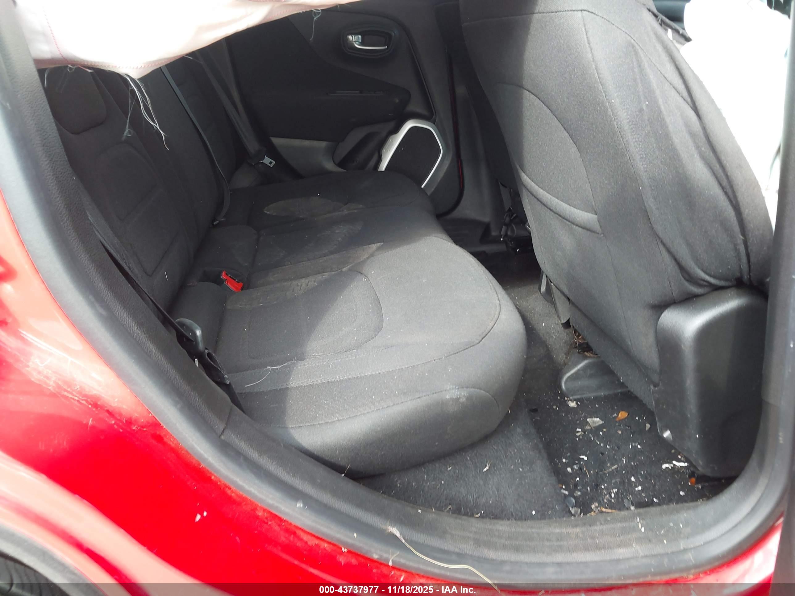 JEEP RENEGADE image 8