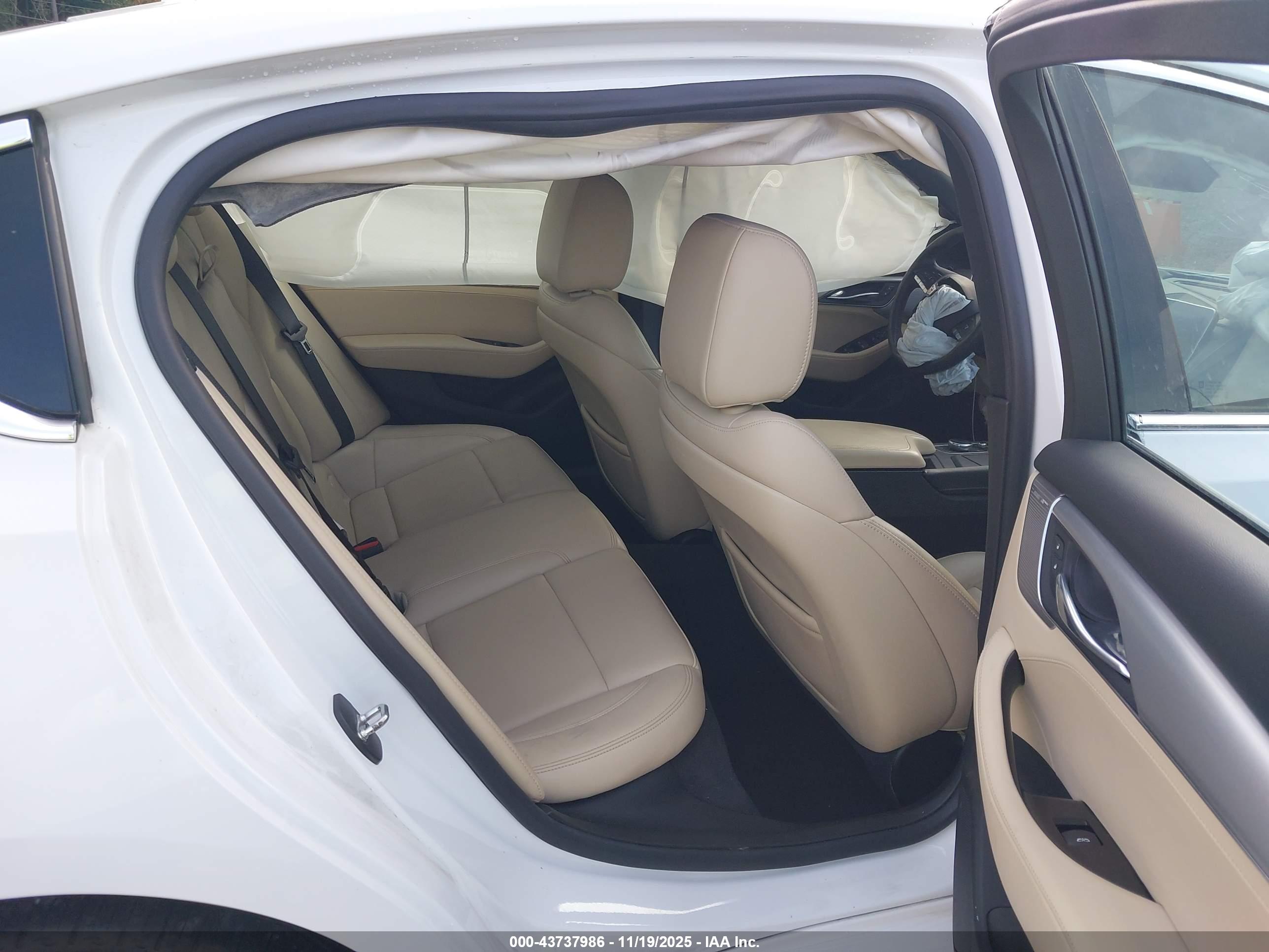 CADILLAC CT5 image 8