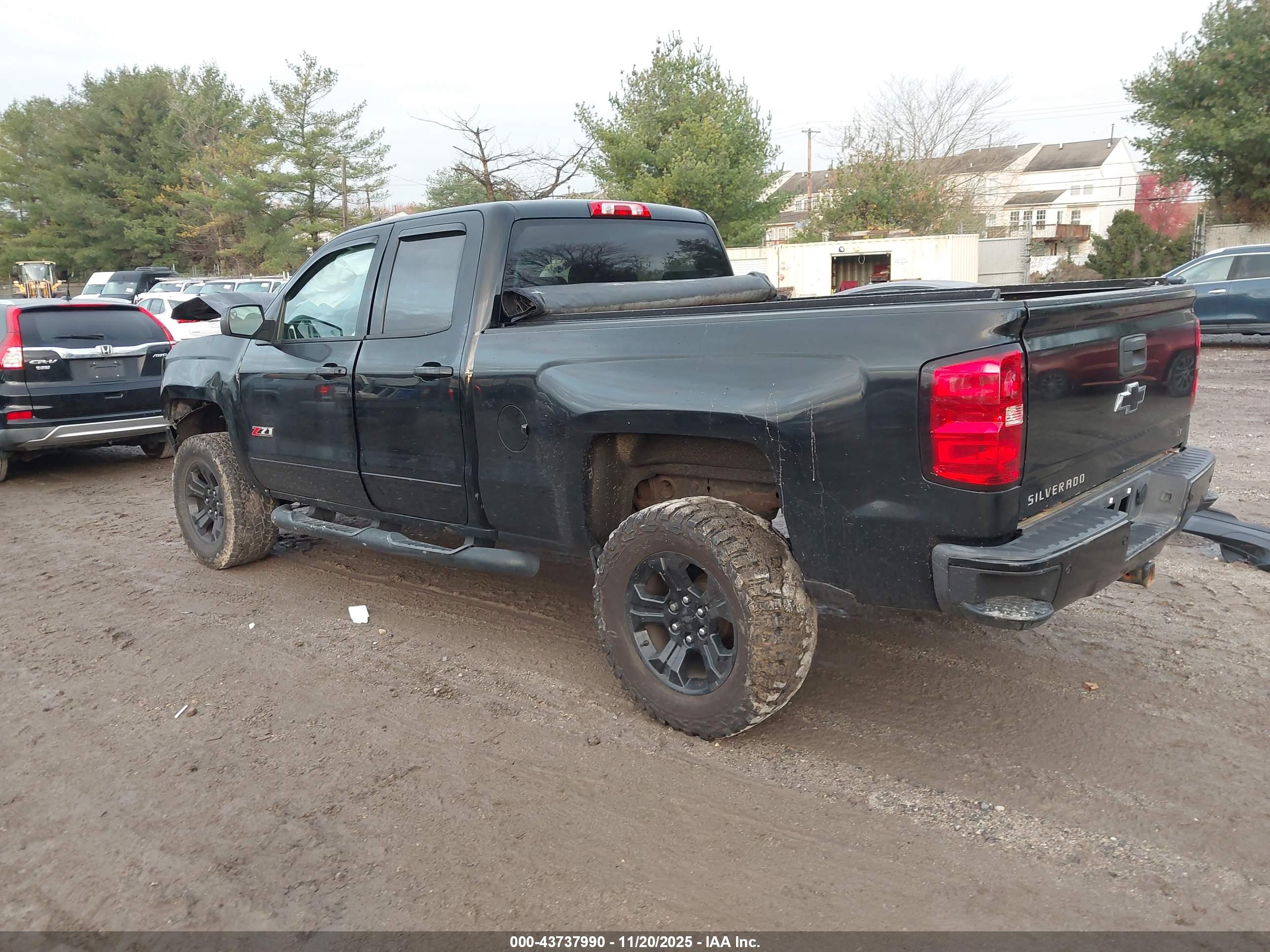 CHEVROLET SILVERADO image 3