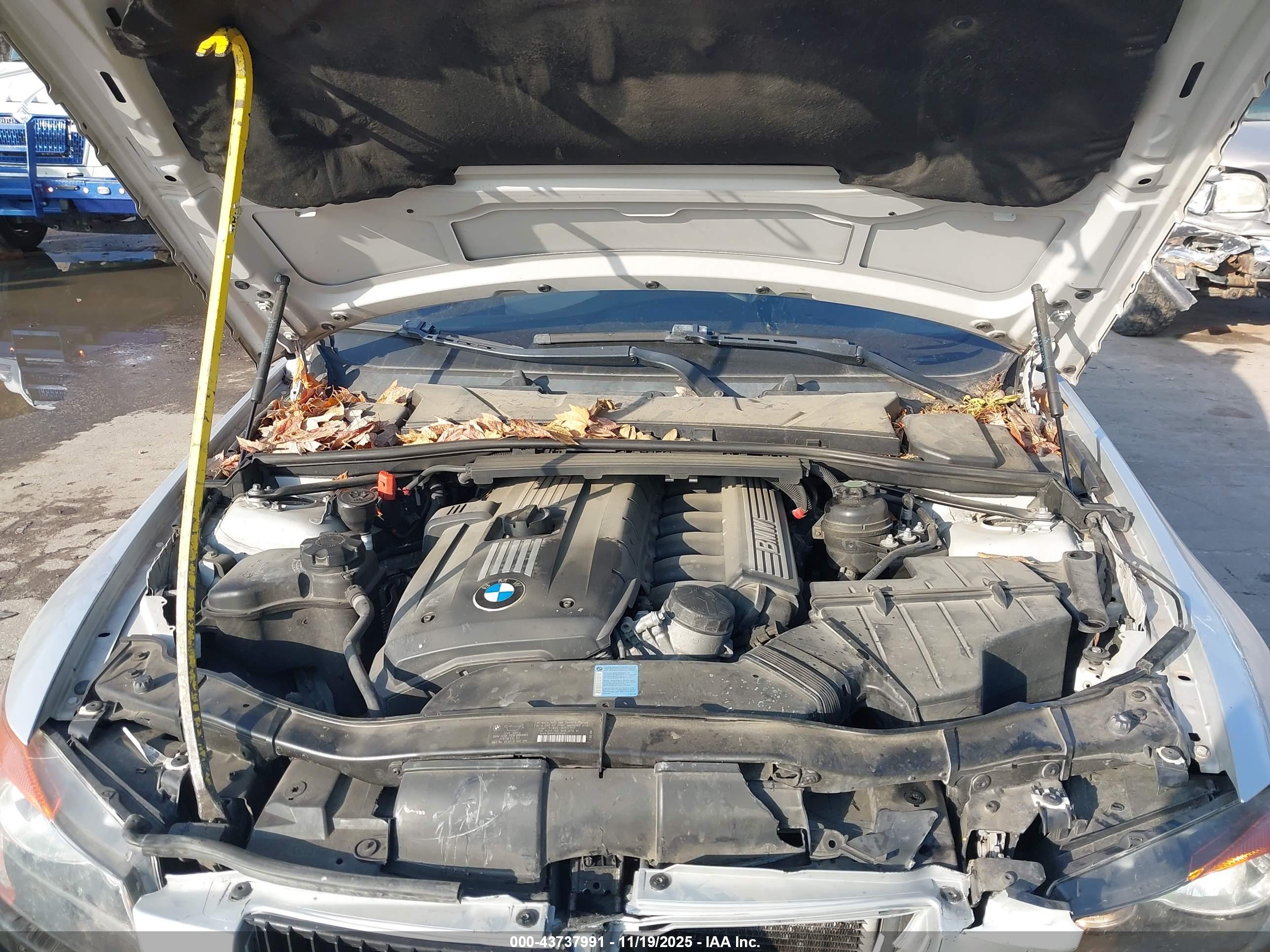 BMW 328XI image 10
