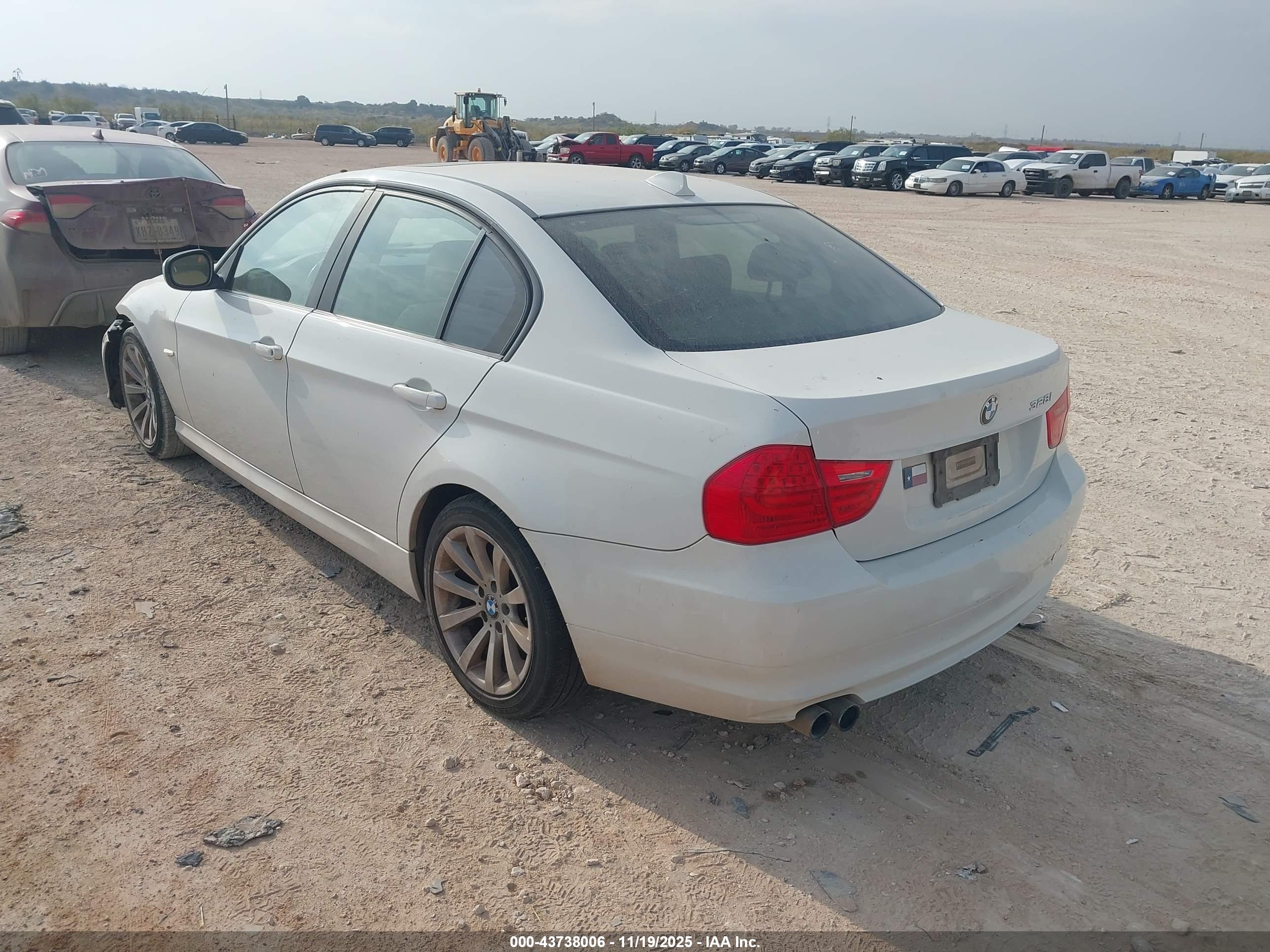 BMW 328I image 3