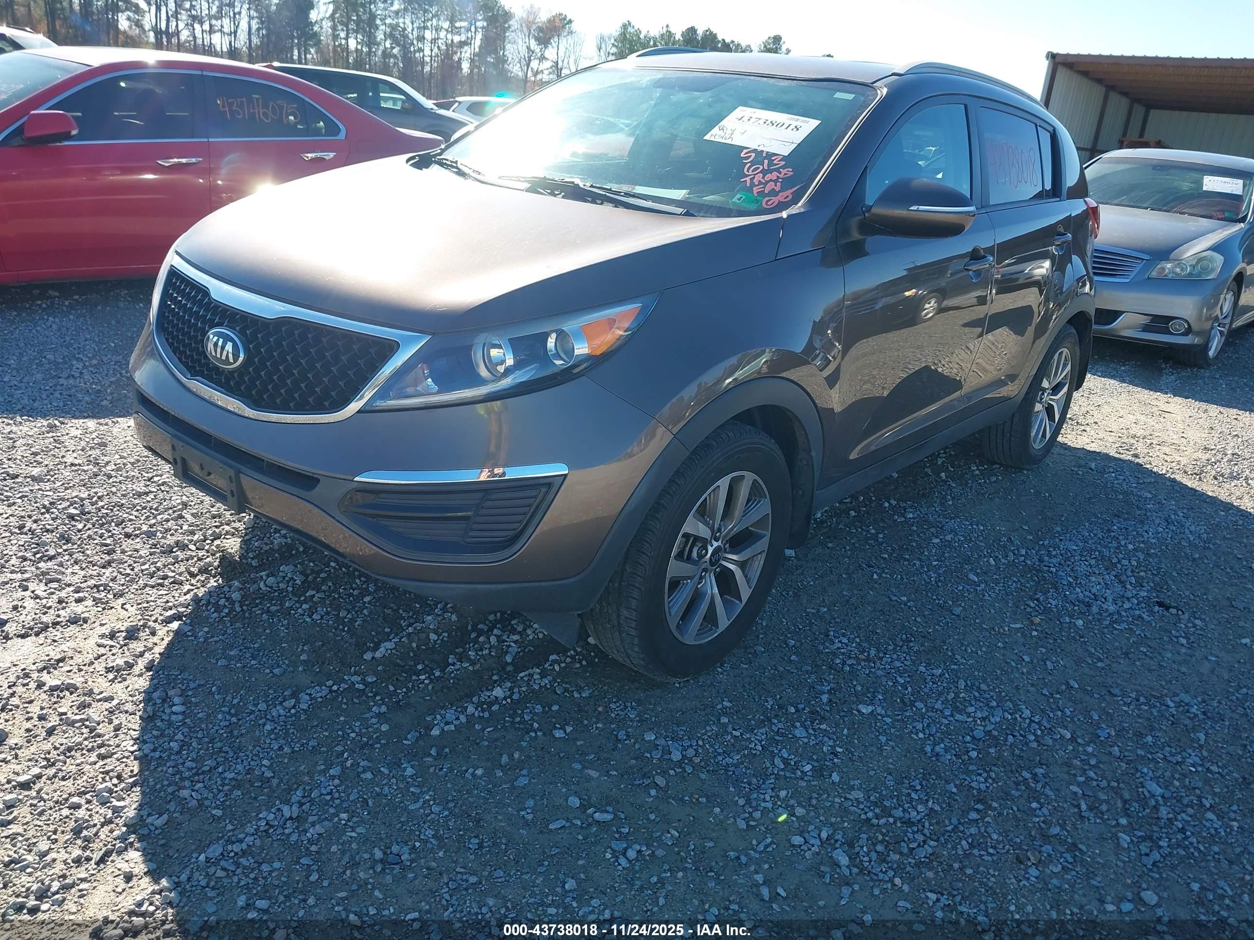 KIA SPORTAGE image 2
