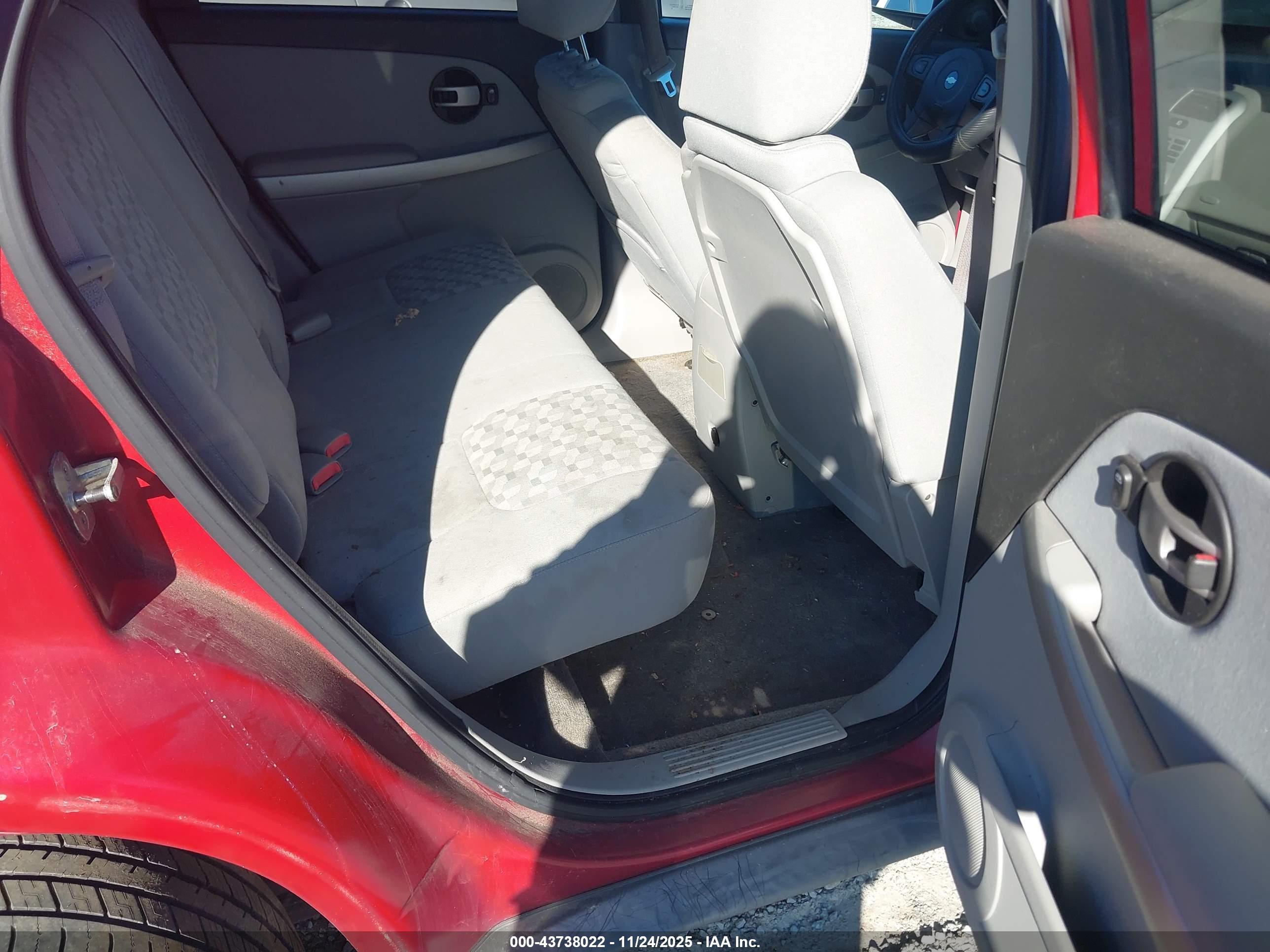 CHEVROLET EQUINOX image 8