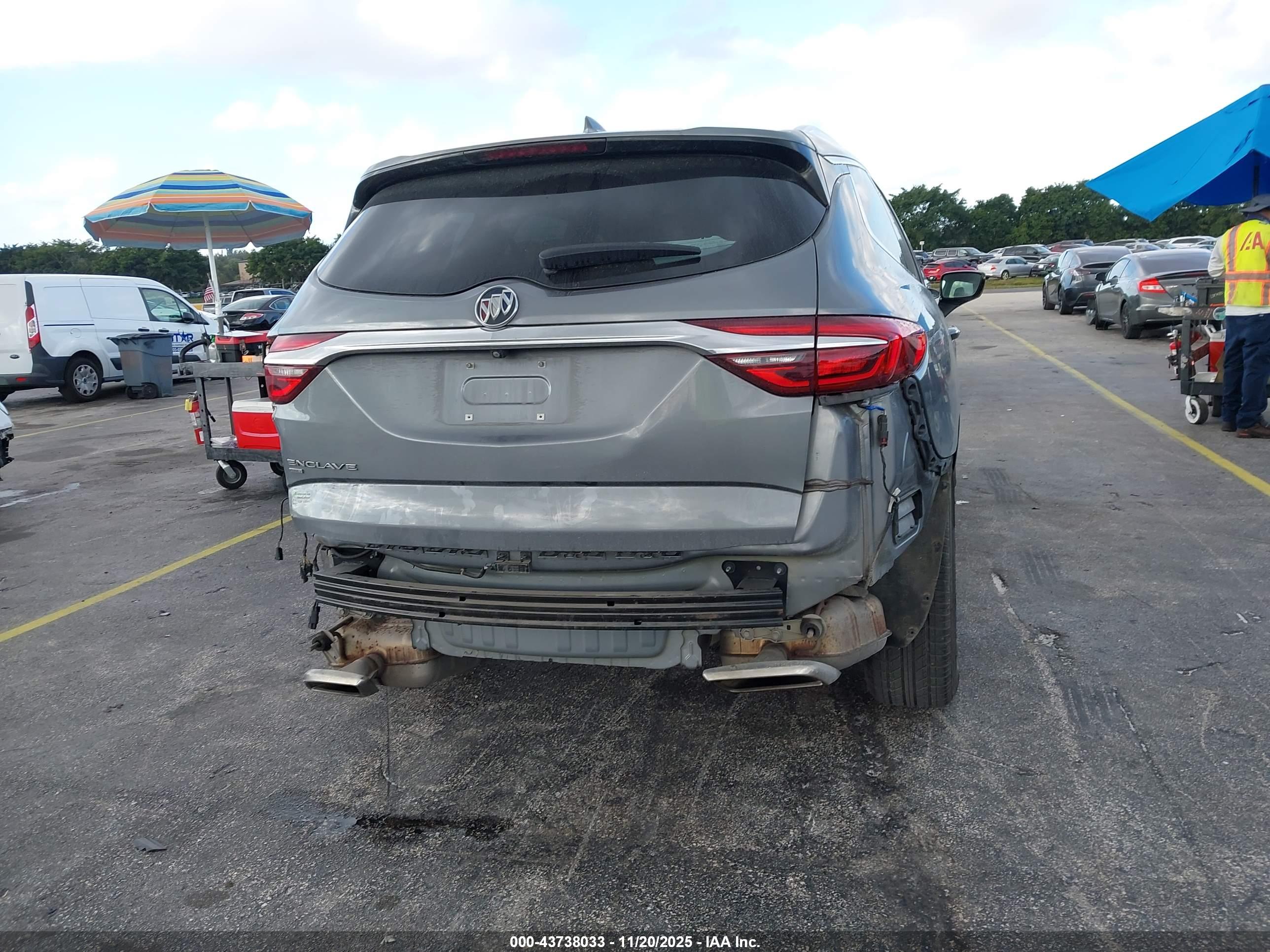 BUICK ENCLAVE image 6