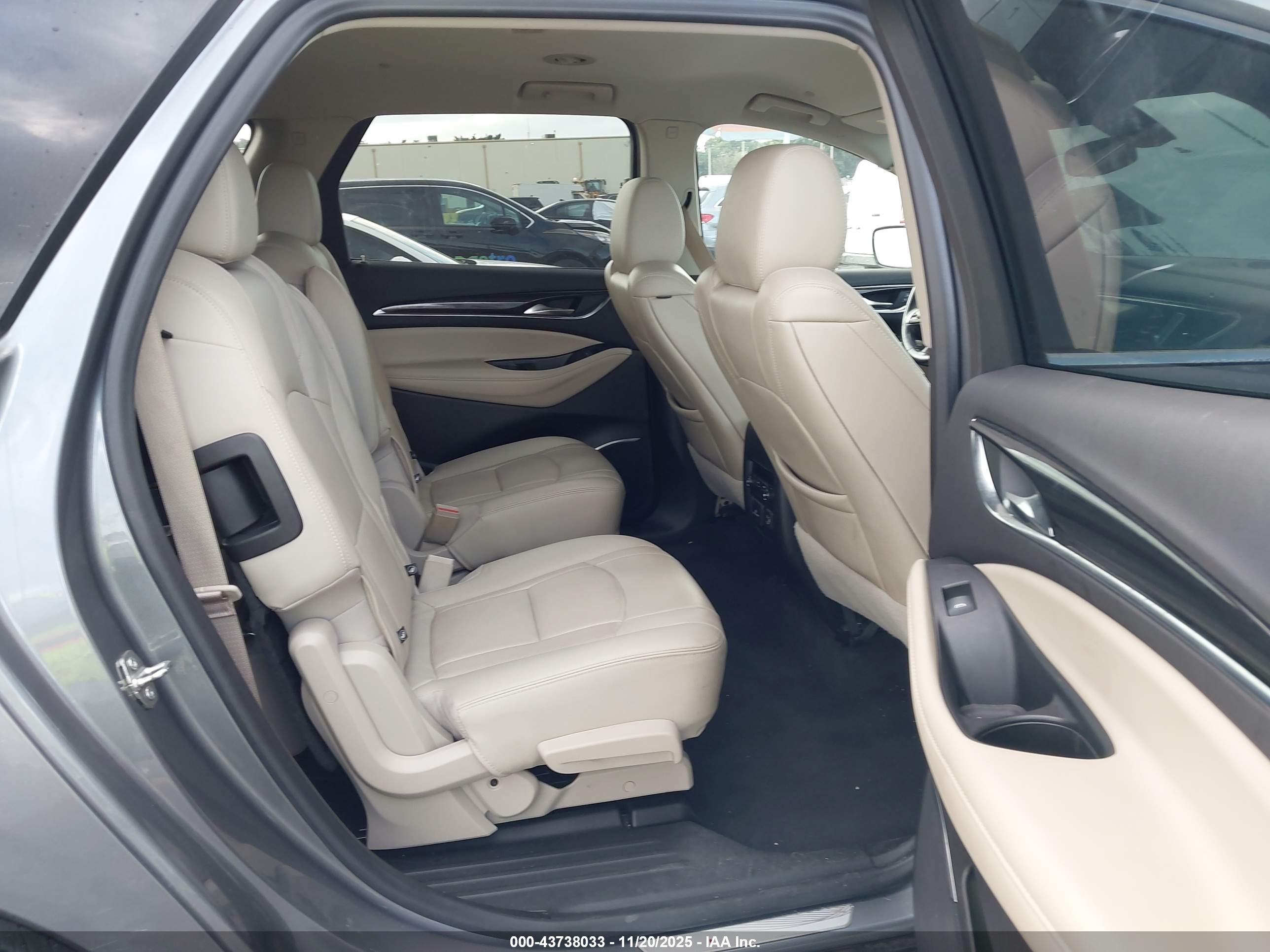 BUICK ENCLAVE image 8