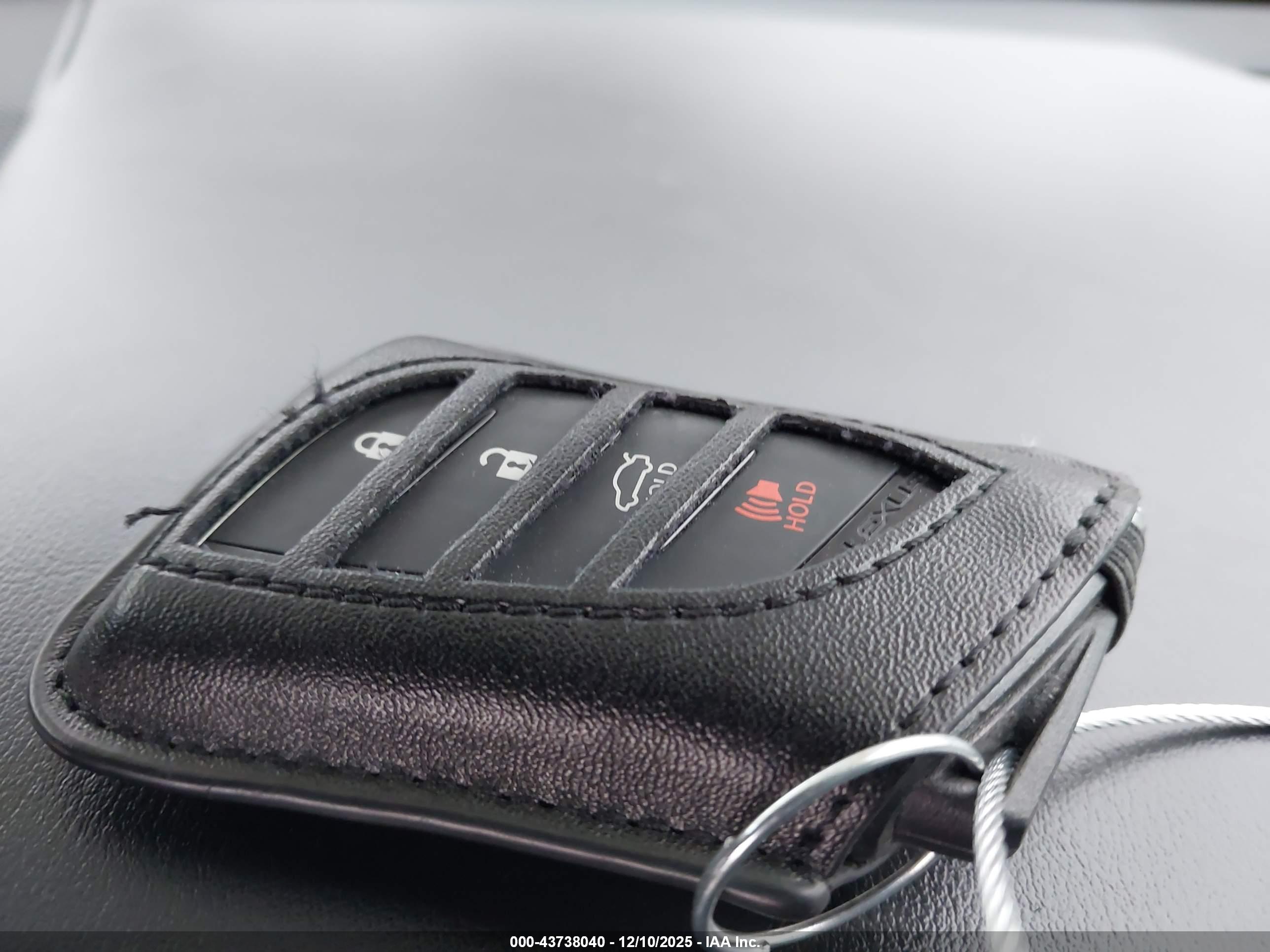 LEXUS ES image 11