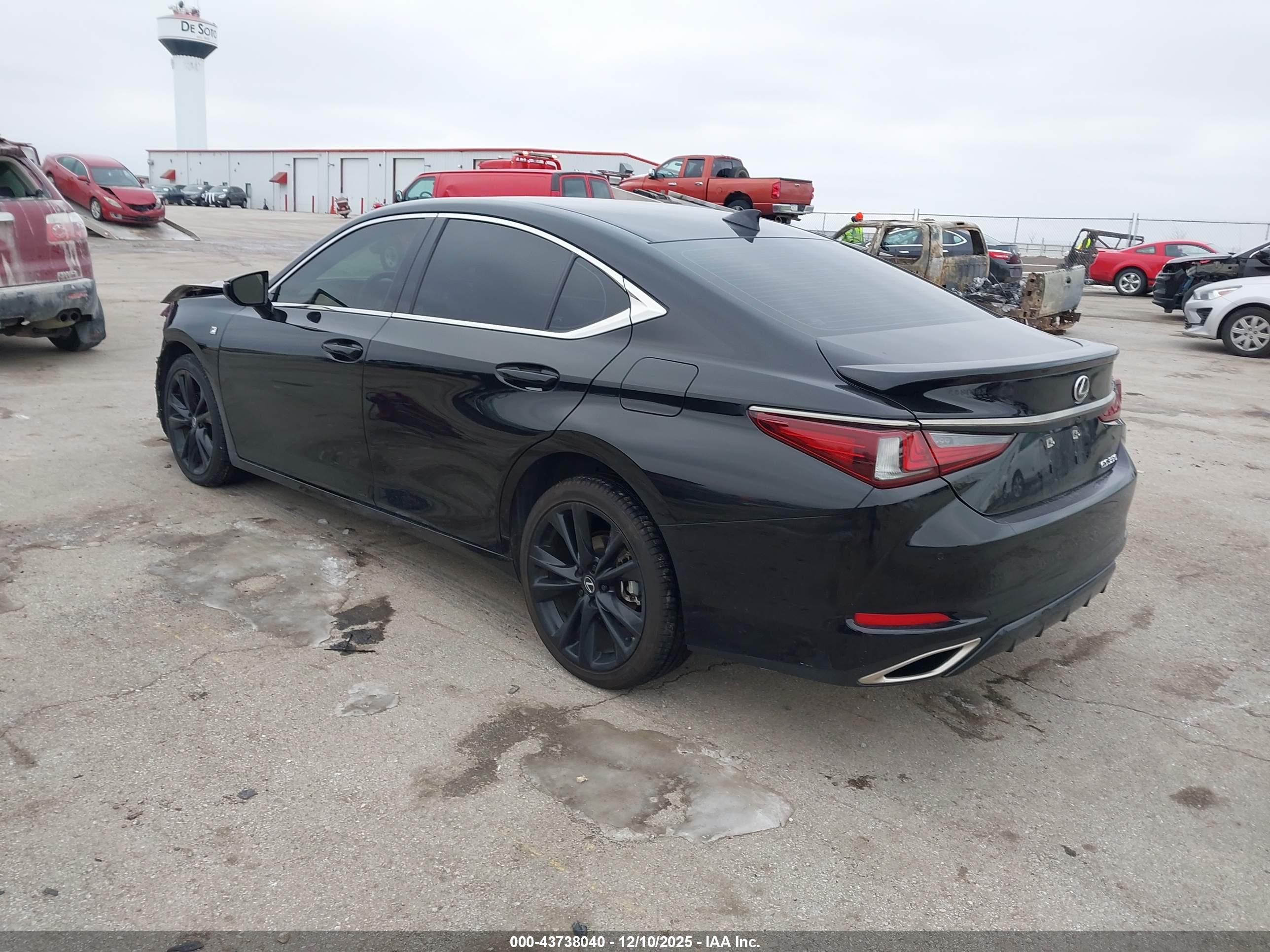 LEXUS ES image 3