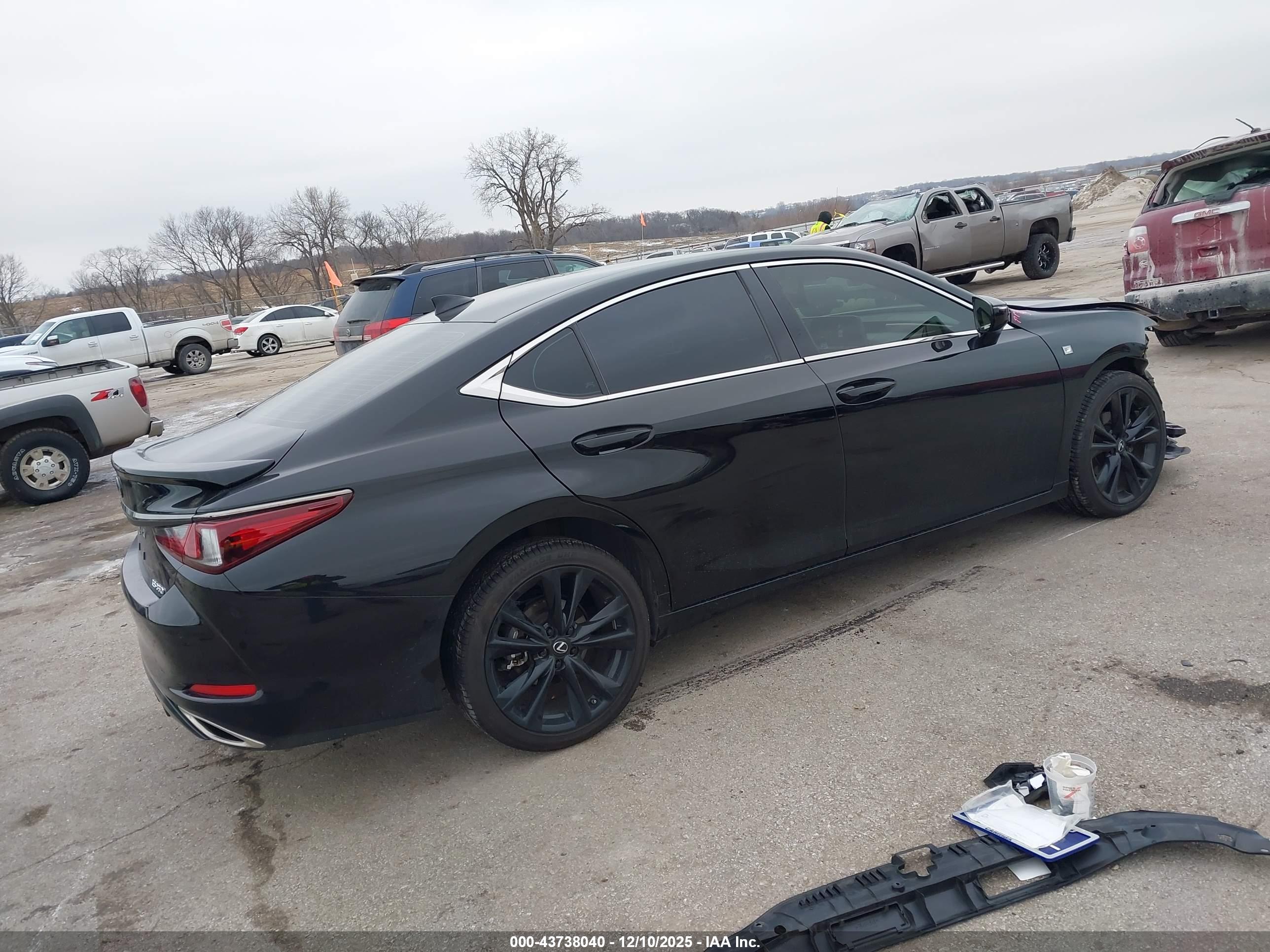 LEXUS ES image 4