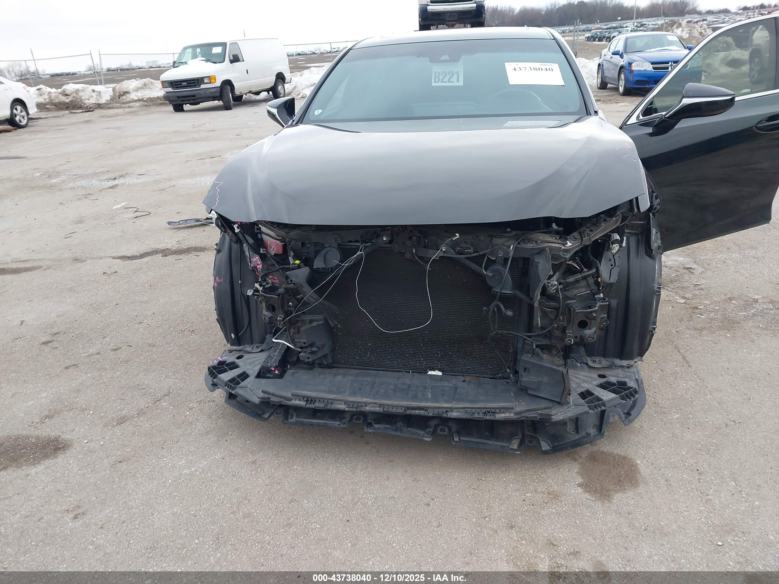 LEXUS ES image 6