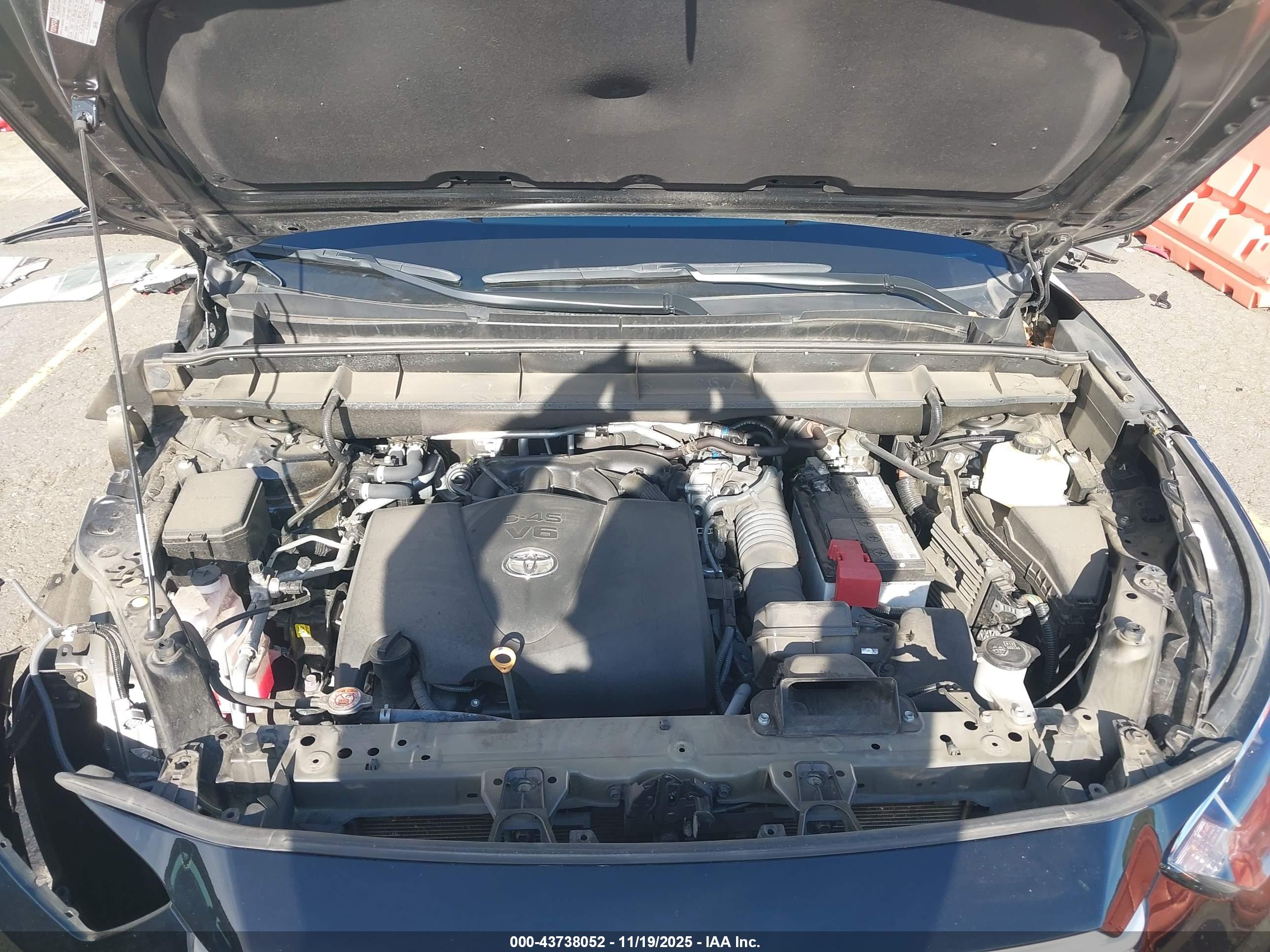 TOYOTA HIGHLANDER image 10
