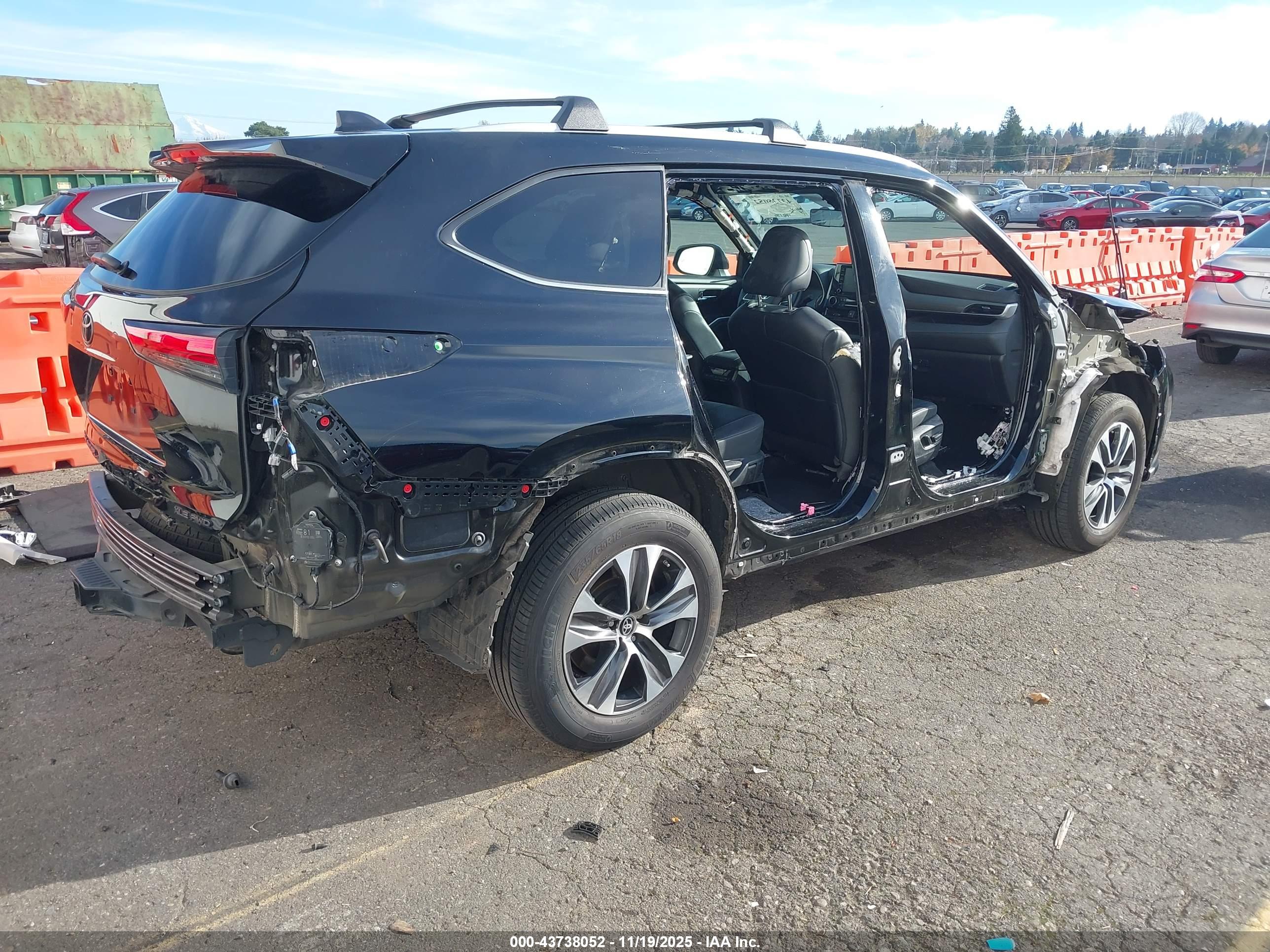 TOYOTA HIGHLANDER image 4