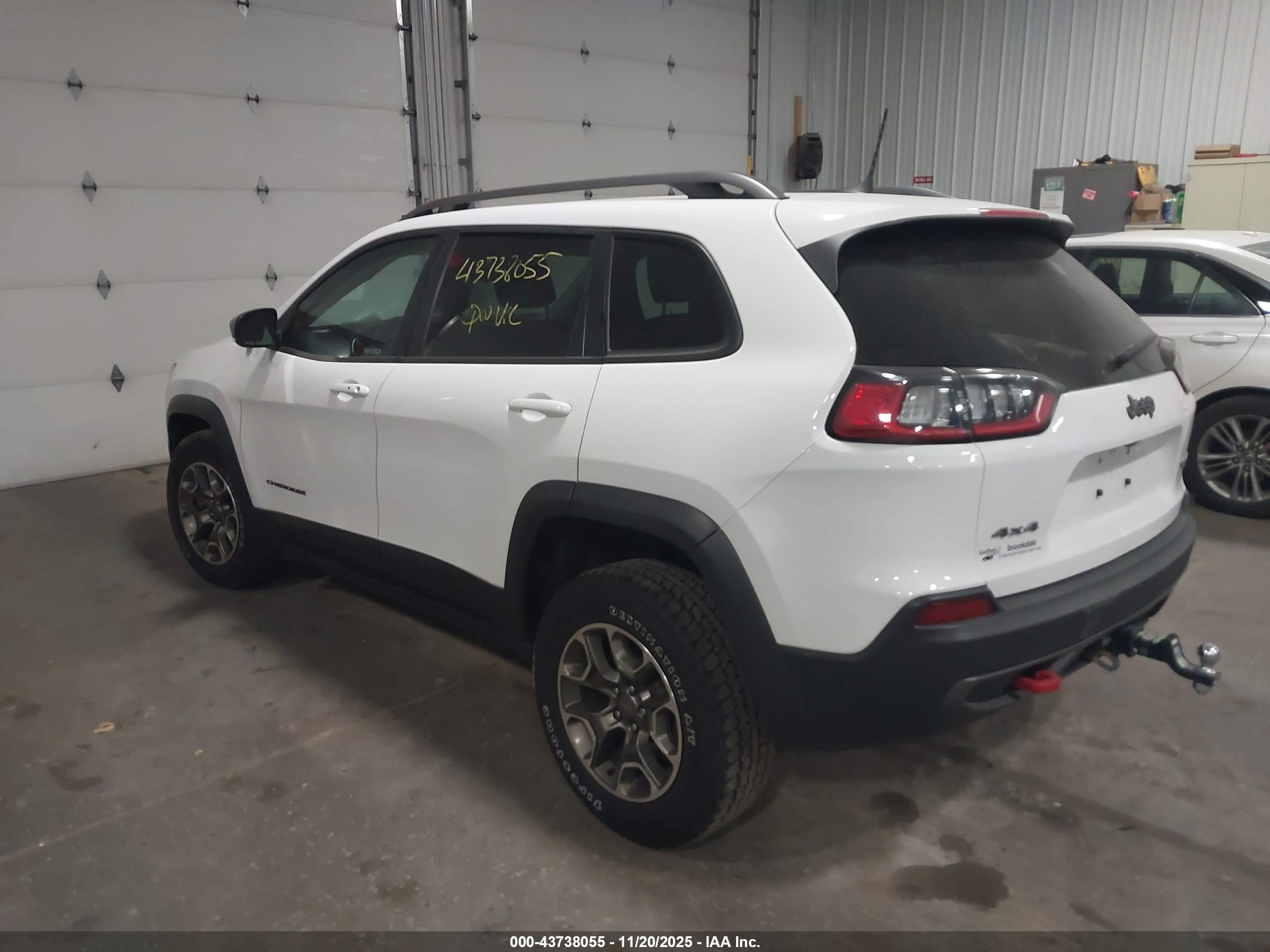JEEP CHEROKEE image 3