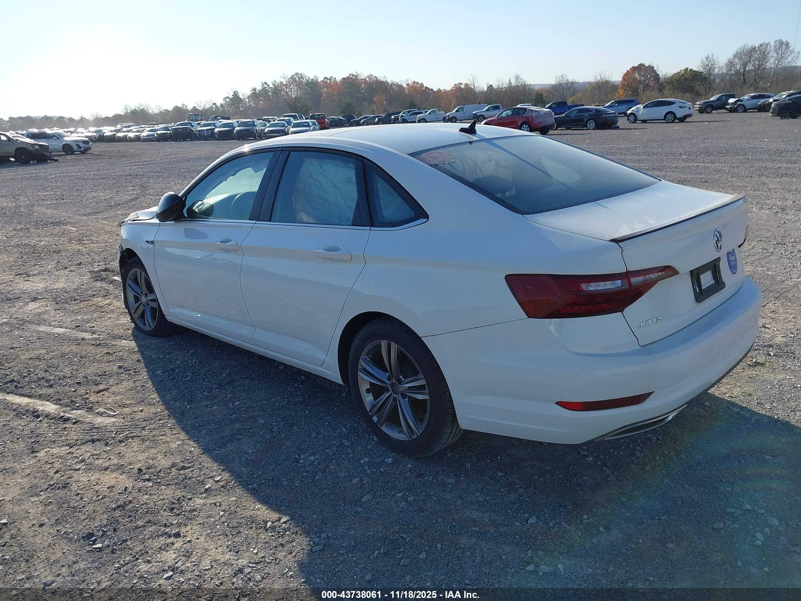 VOLKSWAGEN JETTA image 3