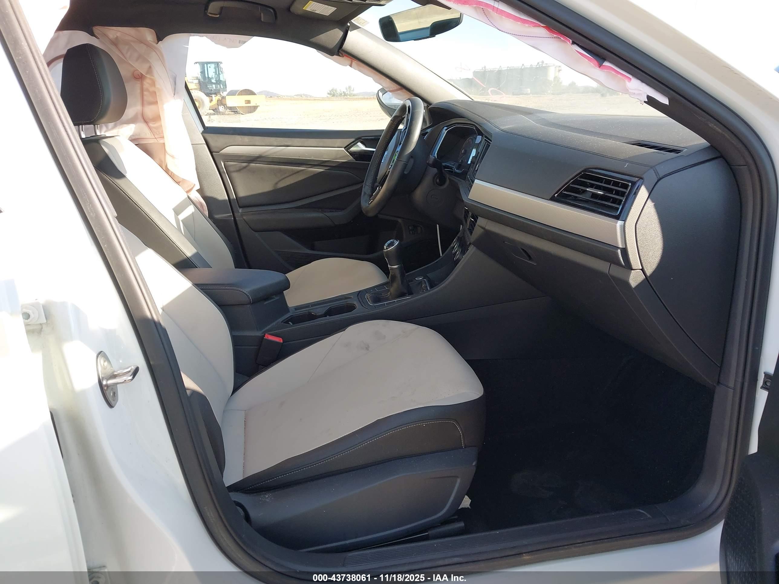 VOLKSWAGEN JETTA image 5