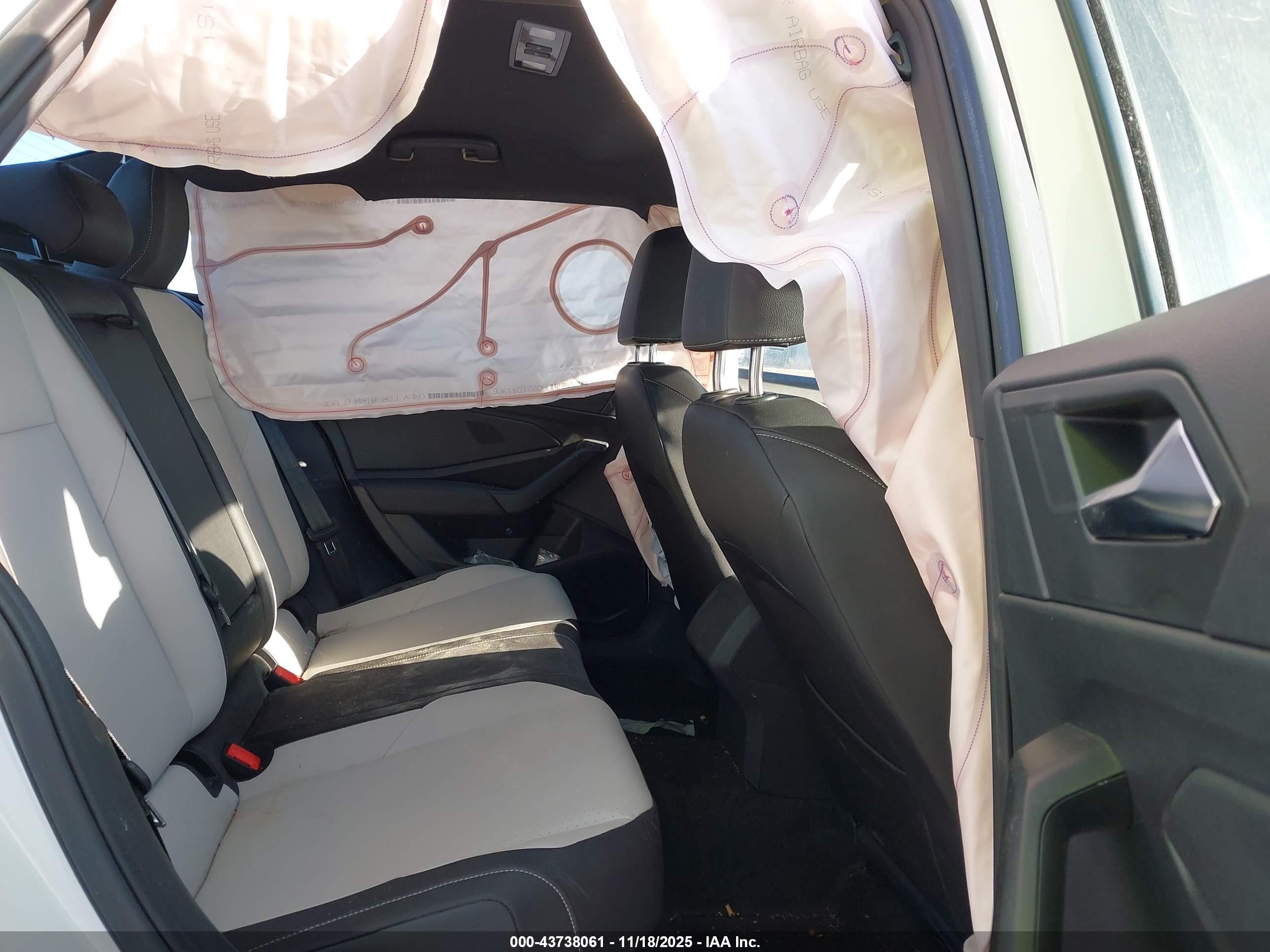 VOLKSWAGEN JETTA image 8