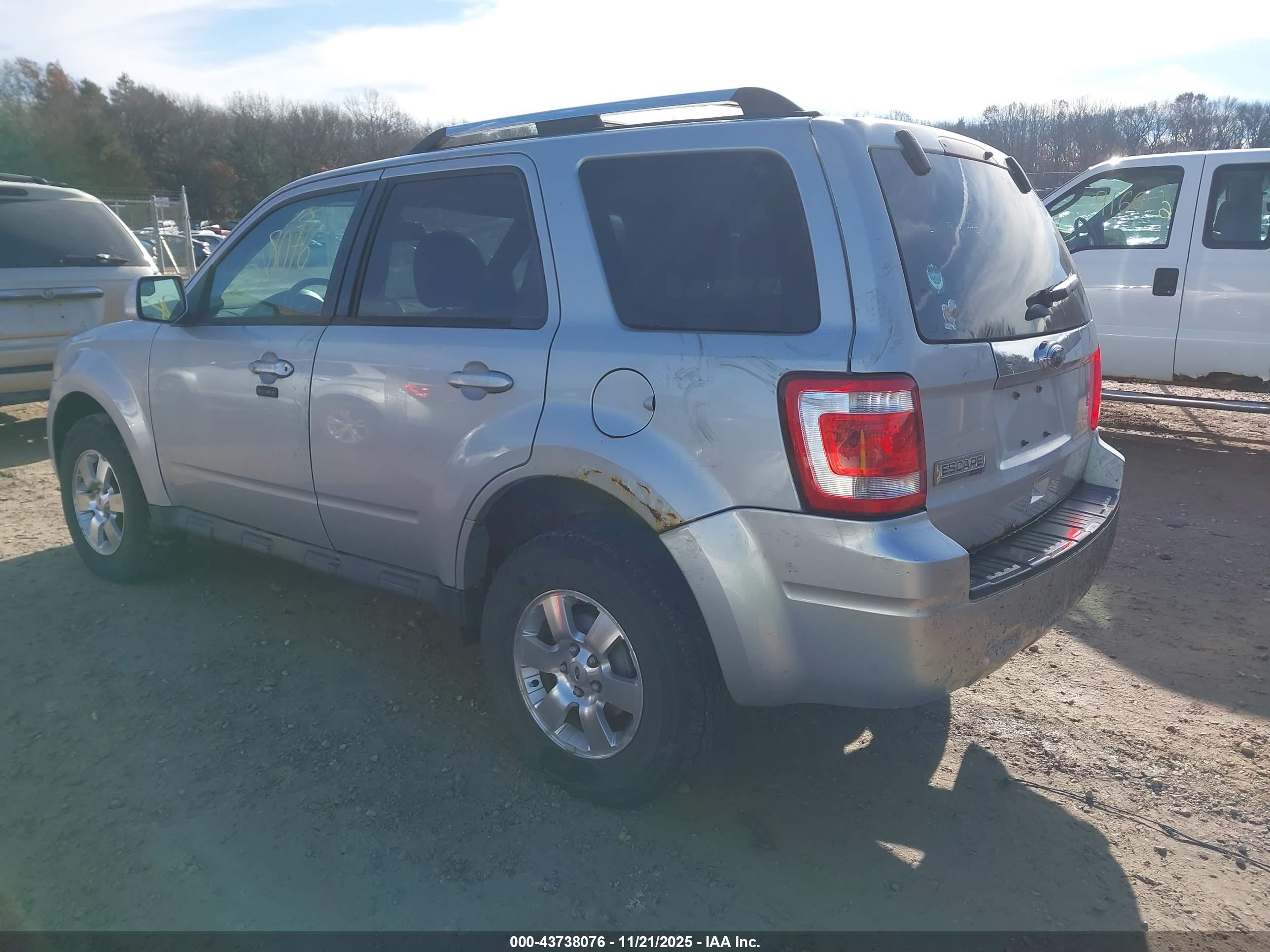 FORD ESCAPE image 3