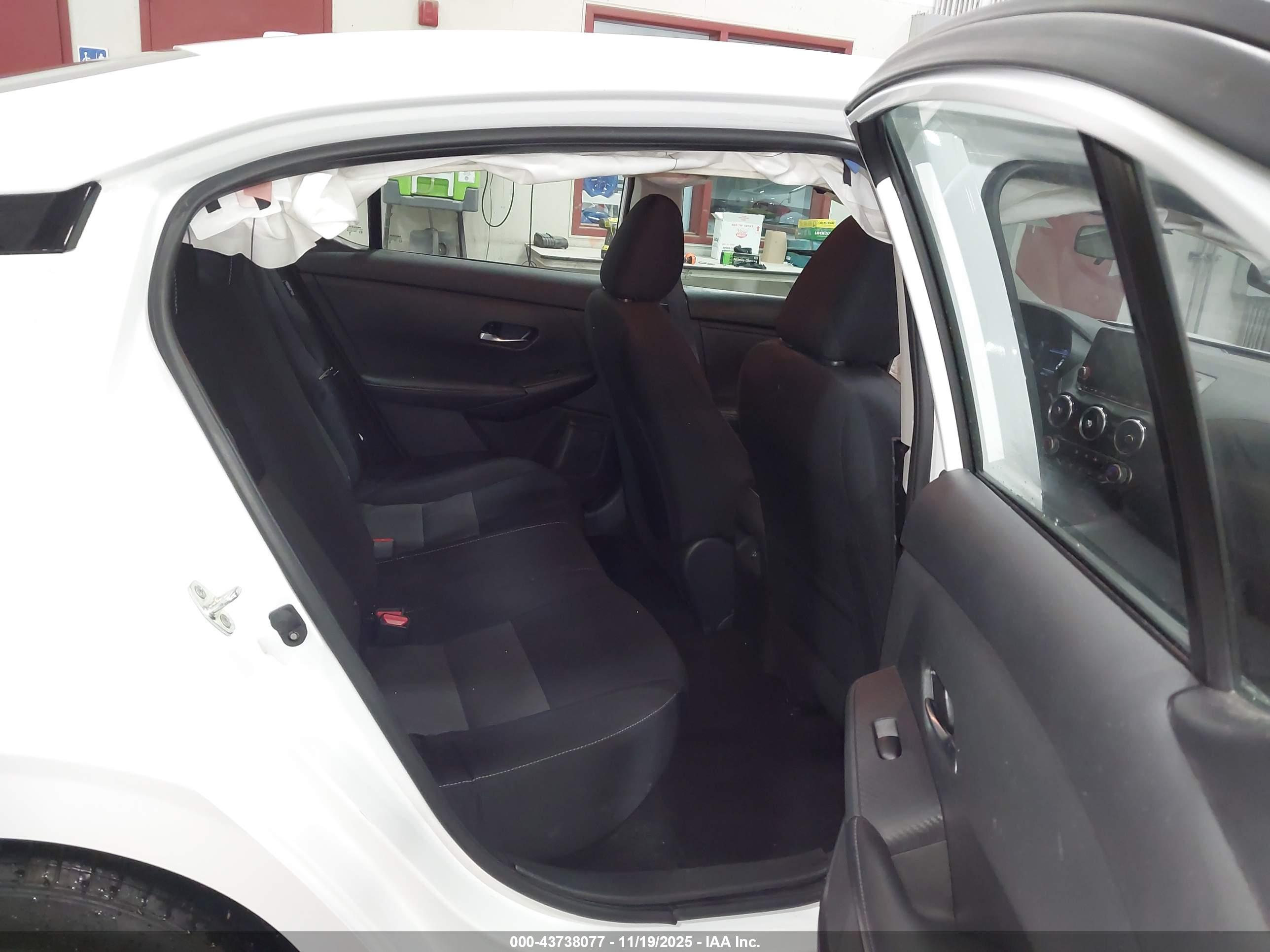 NISSAN SENTRA image 8