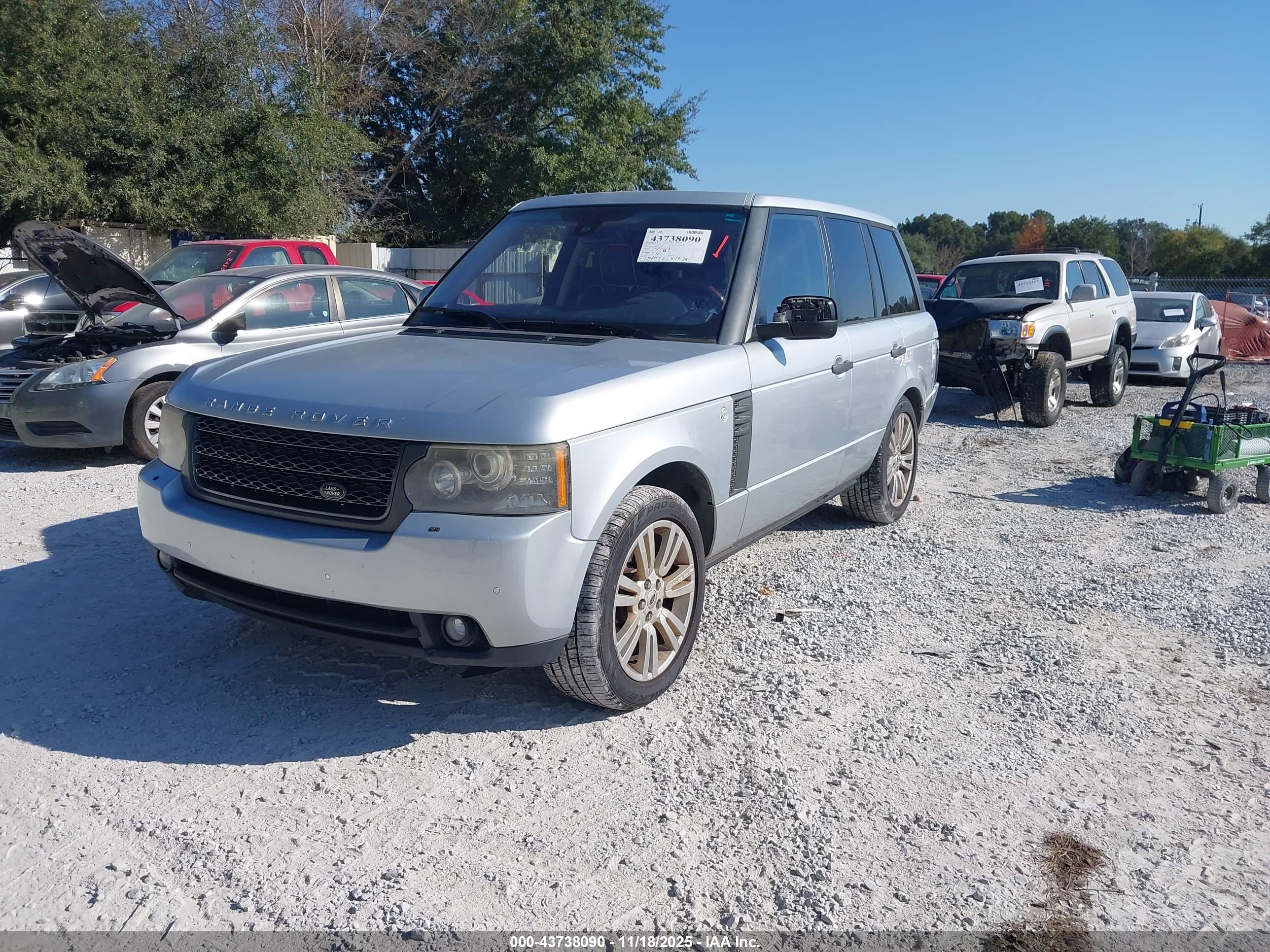 LAND ROVER image 2