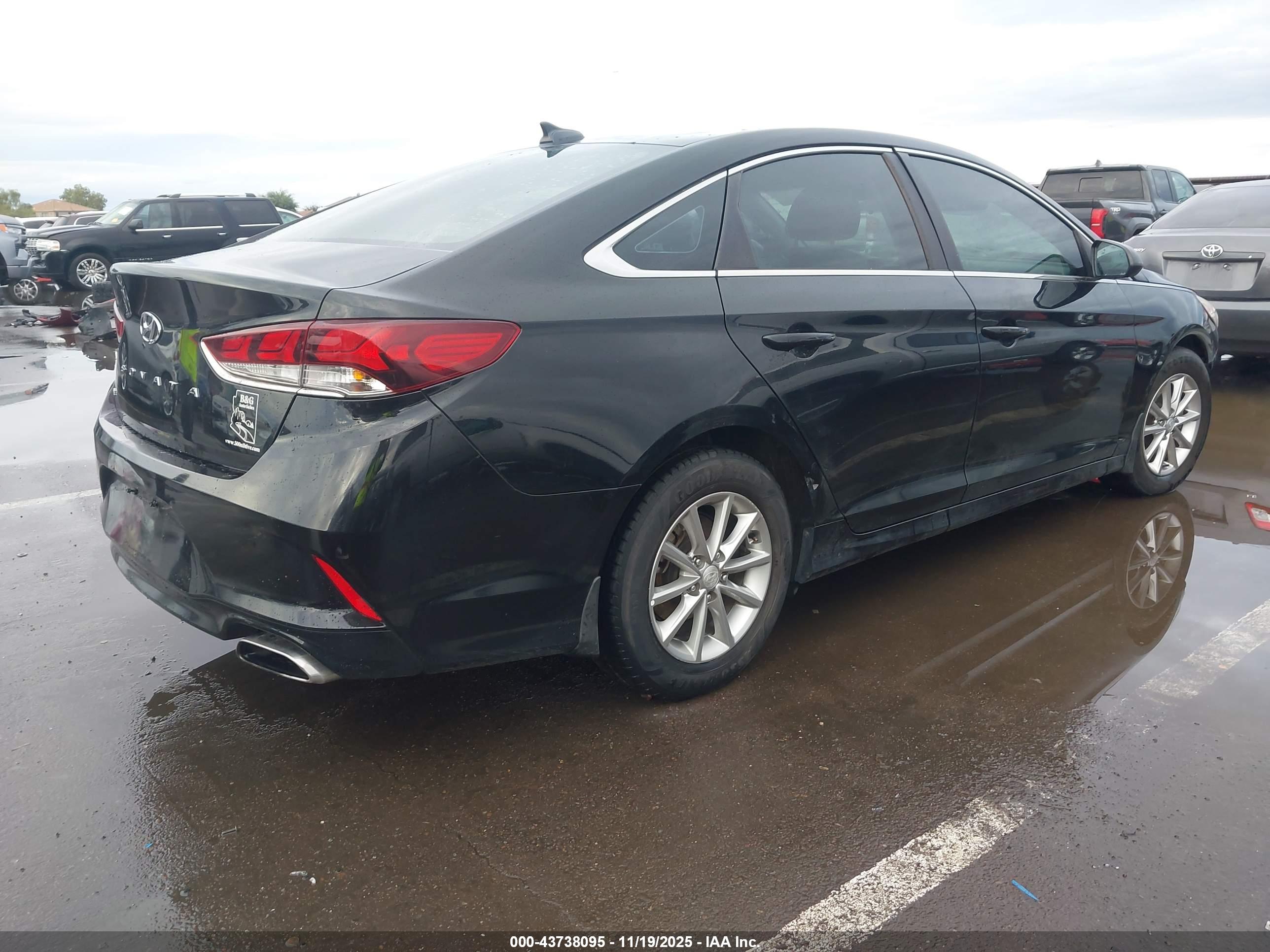 HYUNDAI SONATA image 4