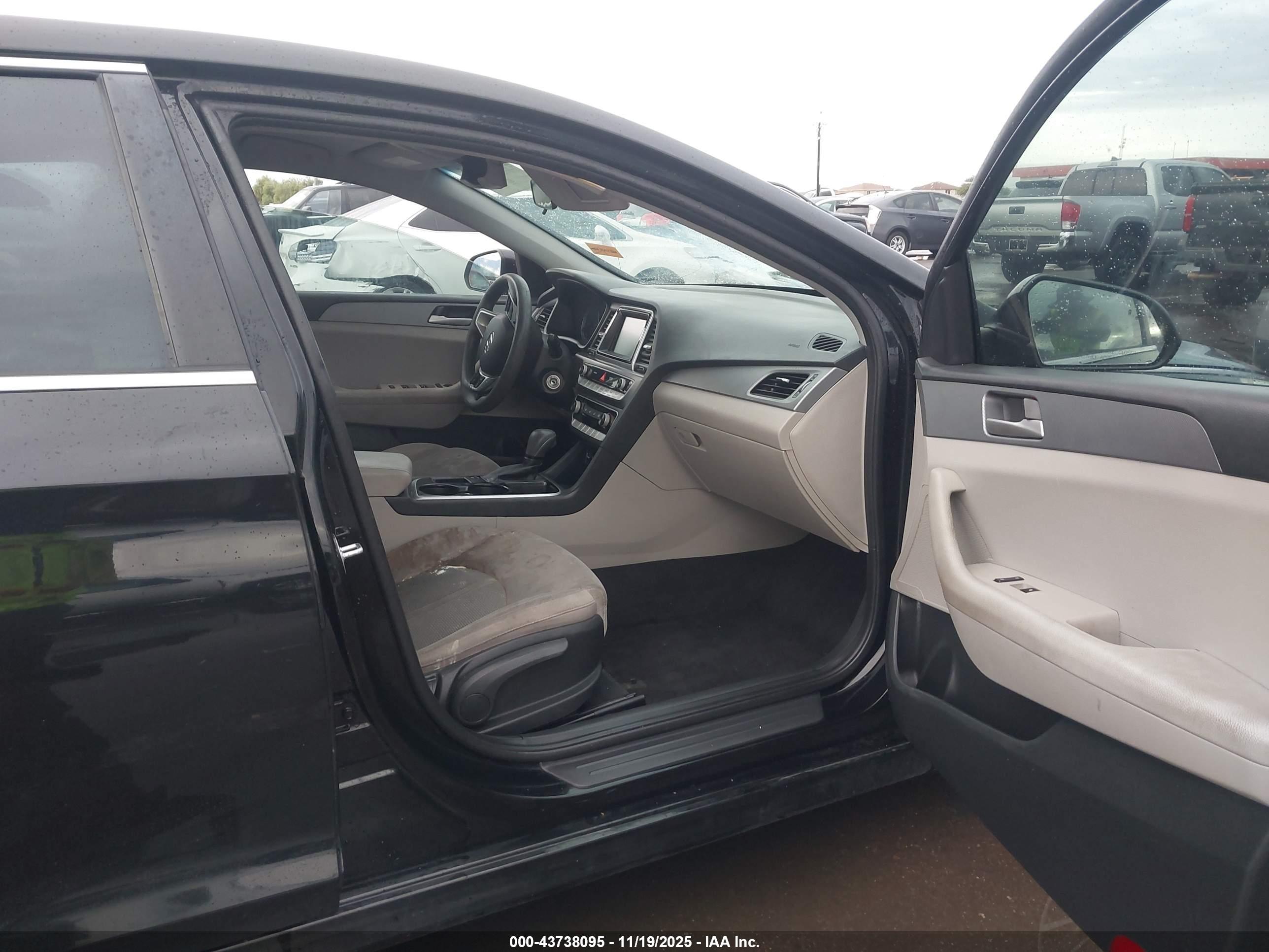 HYUNDAI SONATA image 5