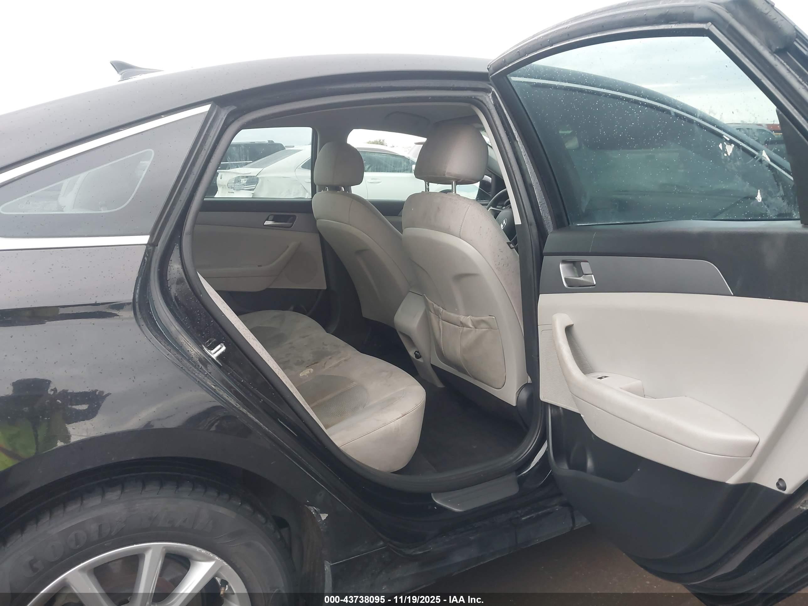 HYUNDAI SONATA image 8