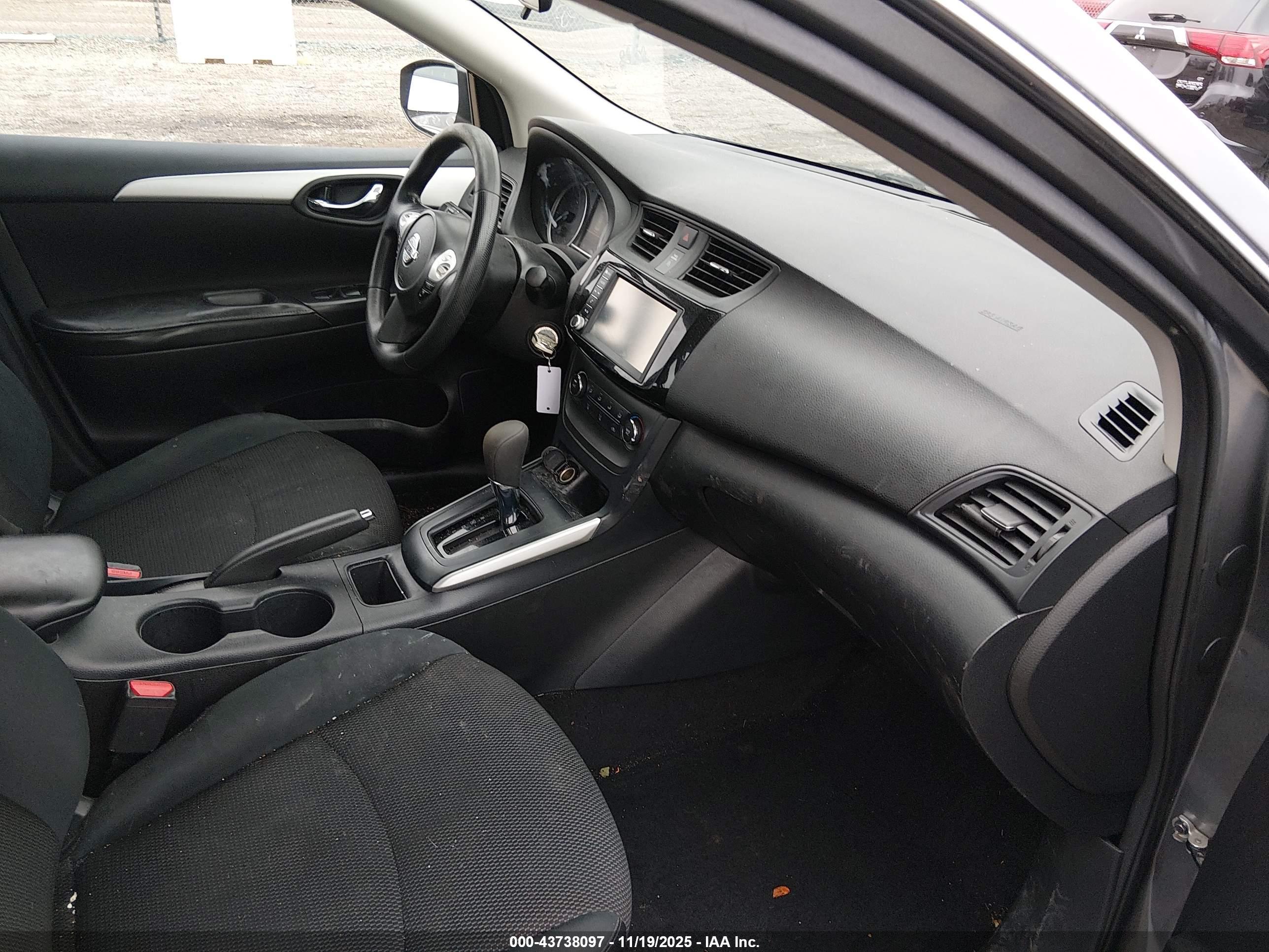 NISSAN SENTRA image 5