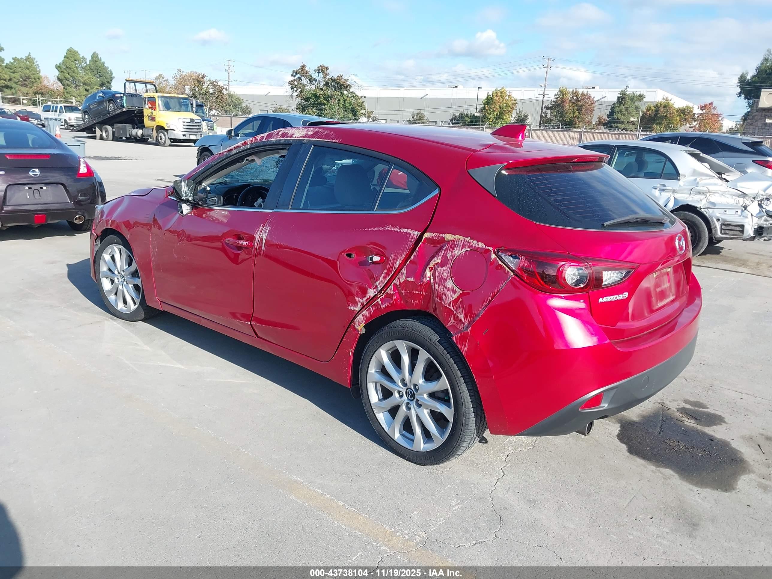 MAZDA MAZDA3 image 3