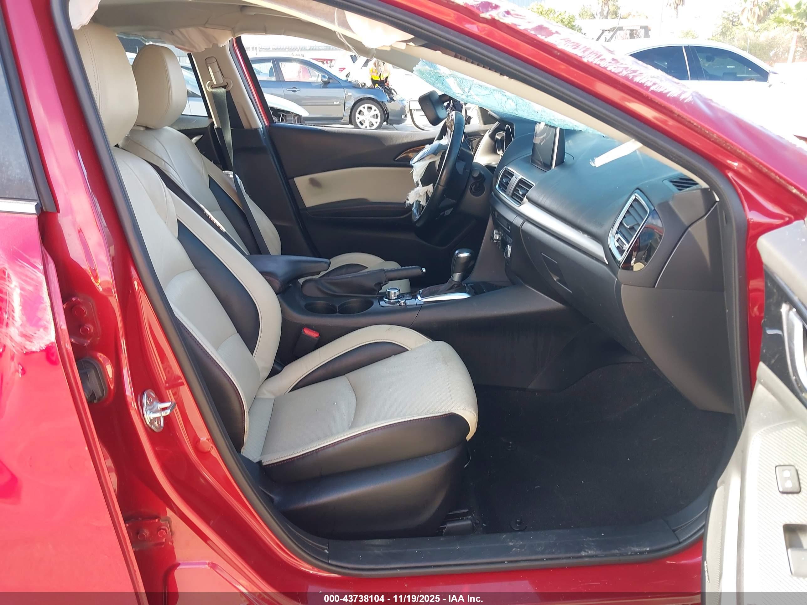 MAZDA MAZDA3 image 5